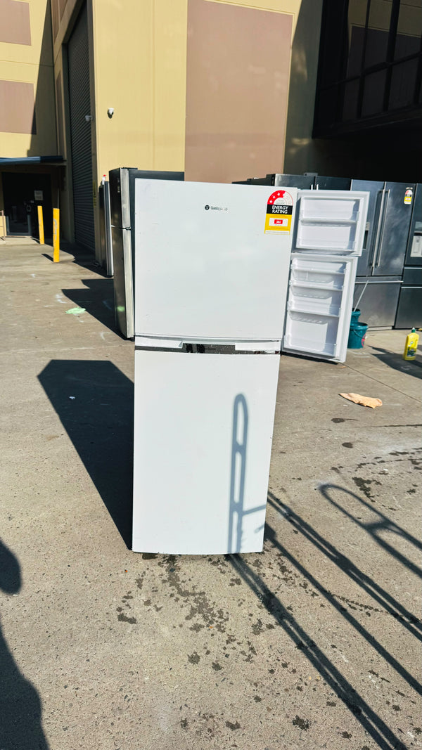 WESTINGHOUSE 245 LITRES FRIDGE FREEZER