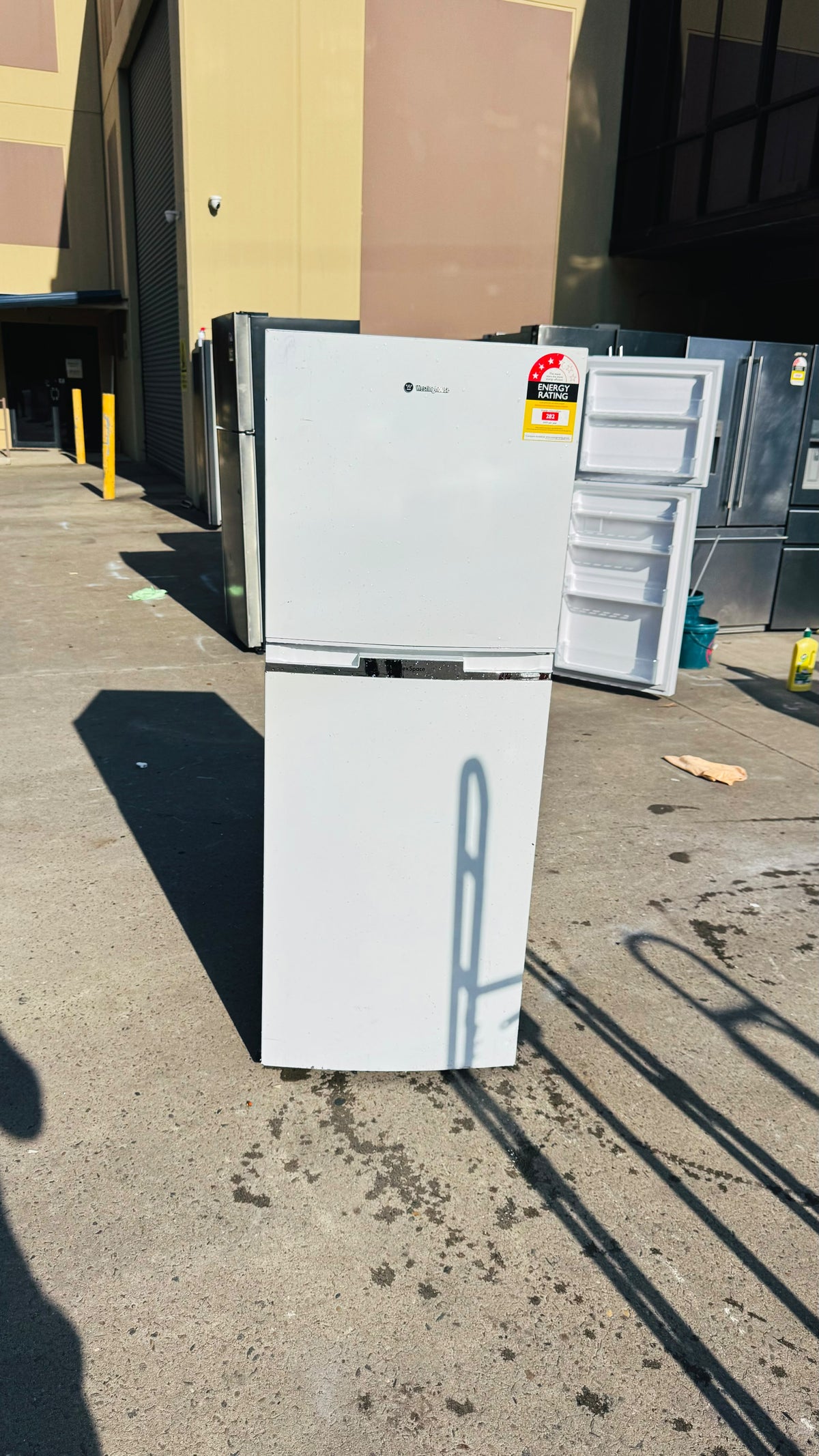 WESTINGHOUSE 245 LITRES FRIDGE FREEZER