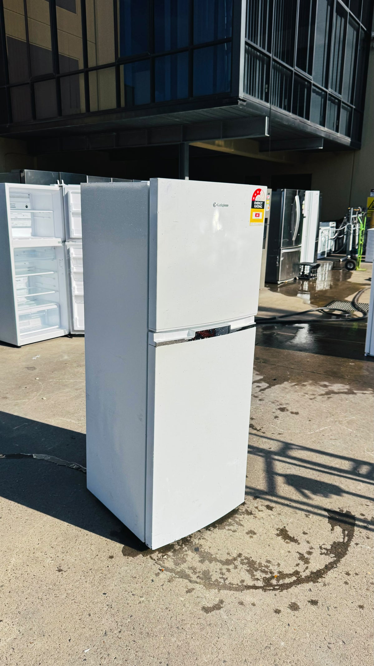 WESTINGHOUSE 245 LITRES FRIDGE FREEZER