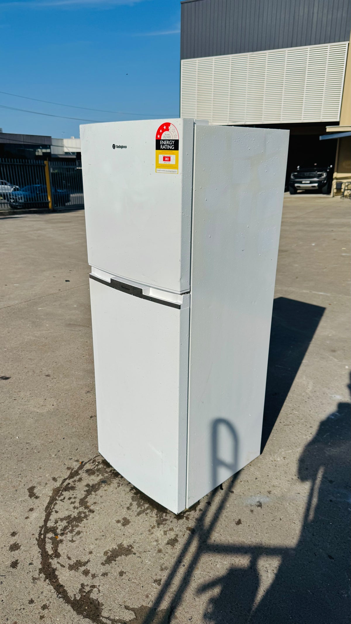 WESTINGHOUSE 245 LITRES FRIDGE FREEZER