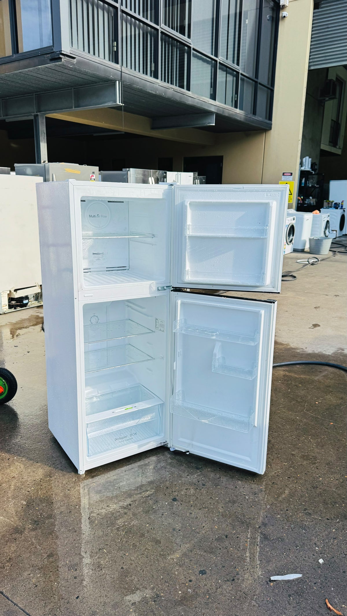 CHIQ 202 LITRES FRIDGE FREEZER