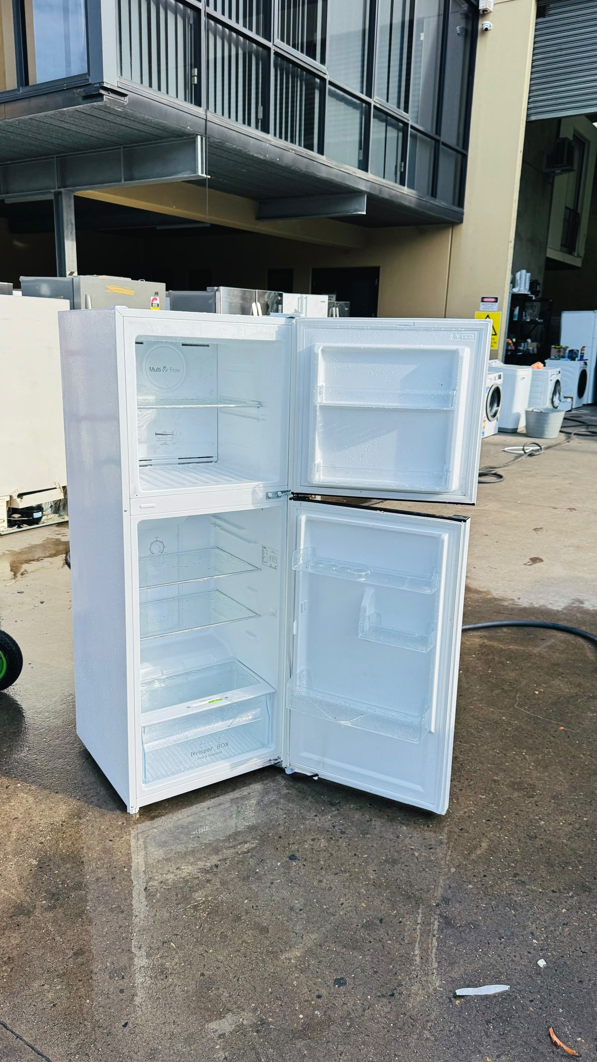 CHIQ 202 LITRES FRIDGE FREEZER