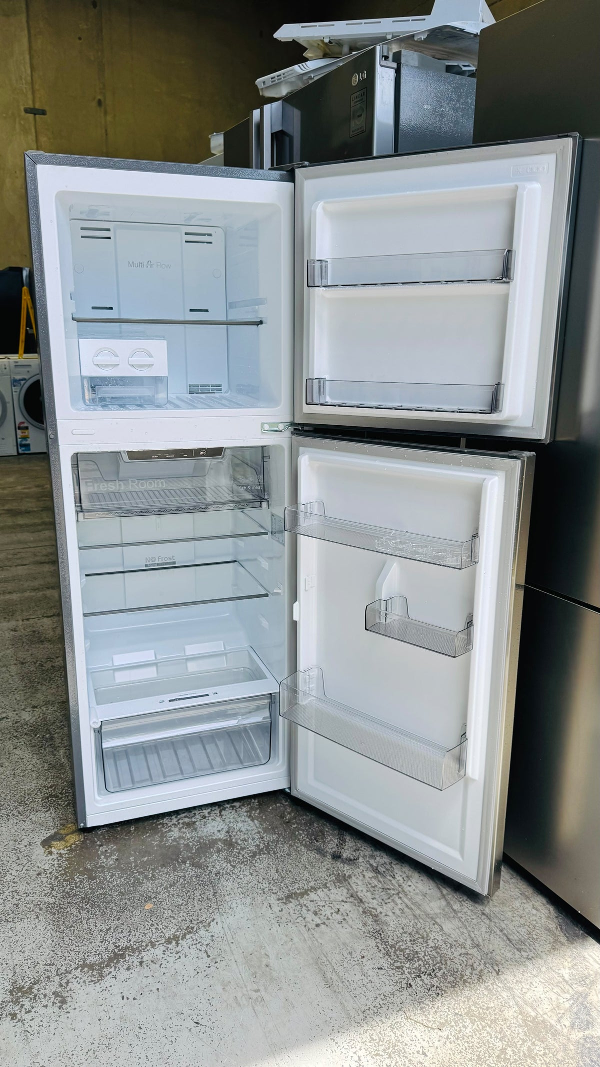 CHIQ 202 LITRES FRIDGE FREEZER
