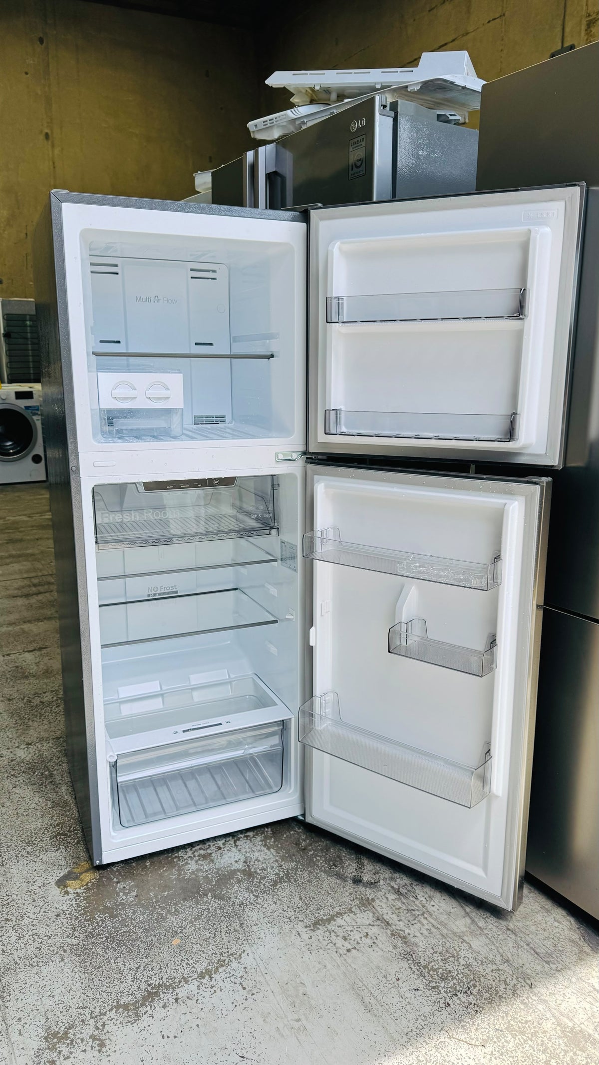 CHIQ 202 LITRES FRIDGE FREEZER