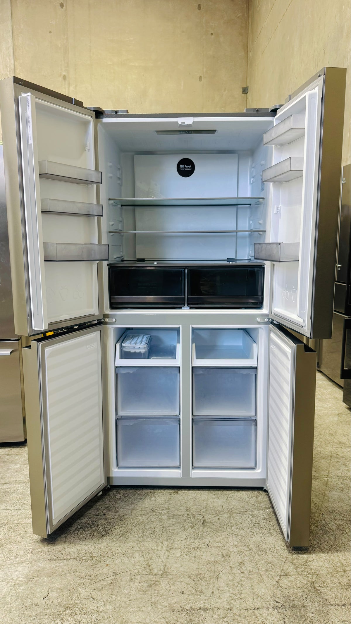 CHIQ 503 LITRES FRIDGE FREEZER FACTORY SECOND 6 MONTH WARRANTY