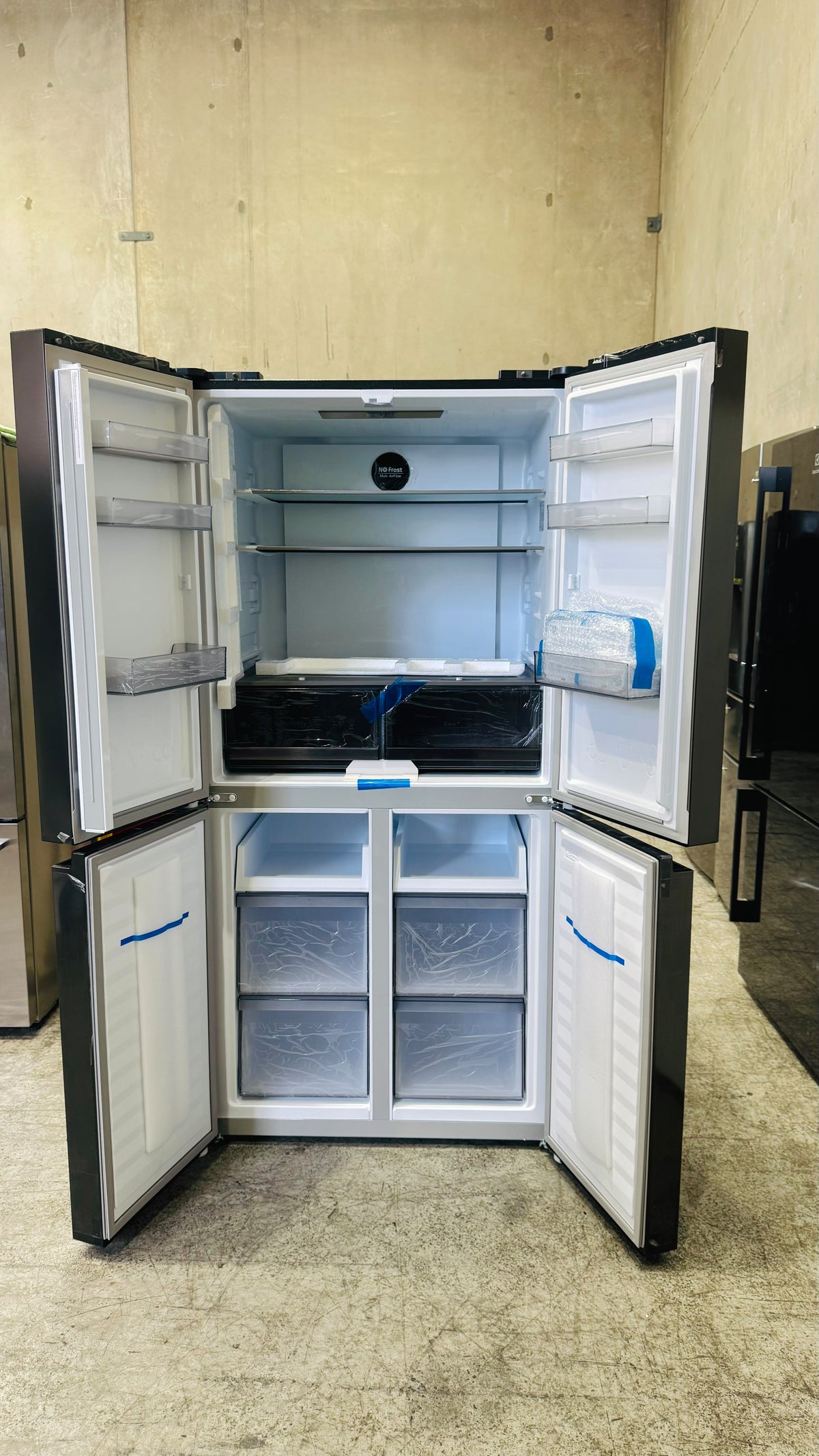 CHIQ 503 LITRES FRIDGE FREEZER FACTORY SECOND 6 MONTH WARRANTY