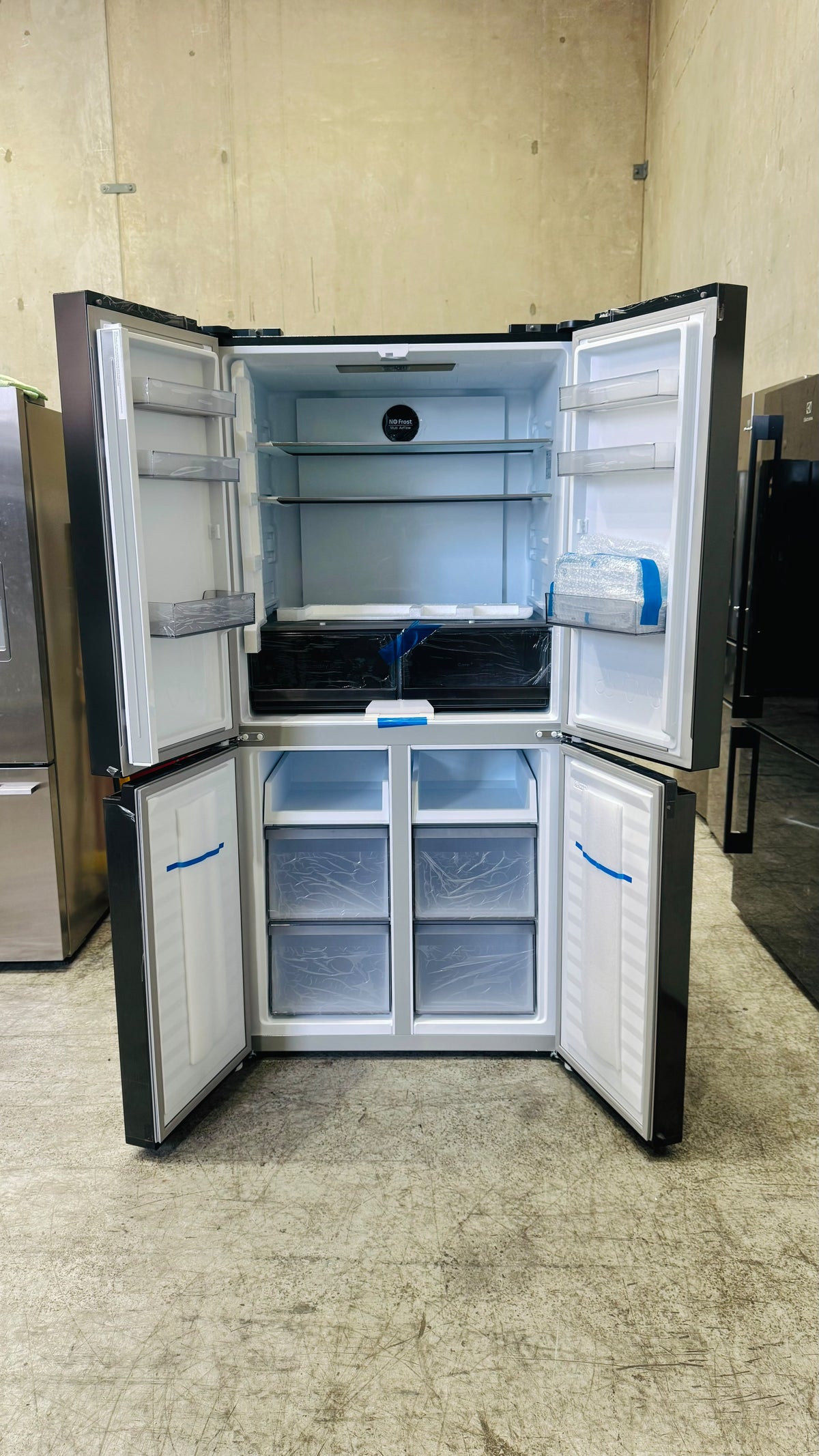 CHIQ 503 LITRES FRIDGE FREEZER FACTORY SECOND 6 MONTH WARRANTY