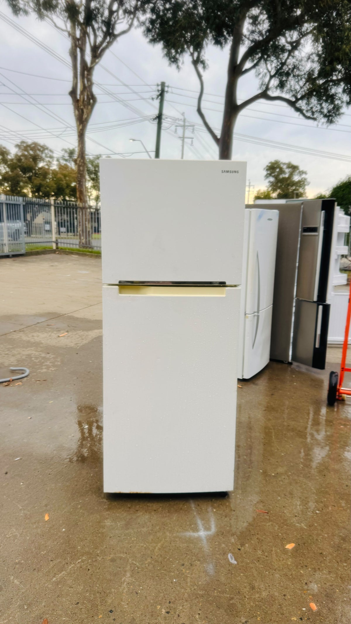 SAMSUNG 400 LITRES FRIDGE FREEZER