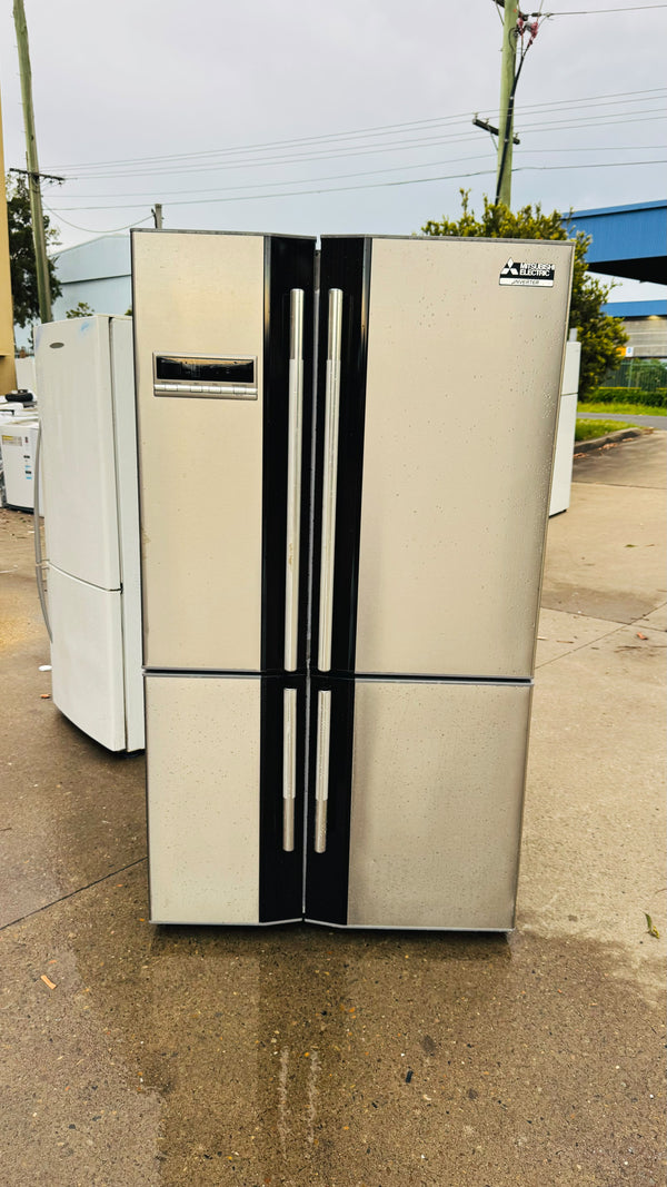 MITSUBUSHI 650 LITRES FRIDGE FREEZER QUAD DOOR