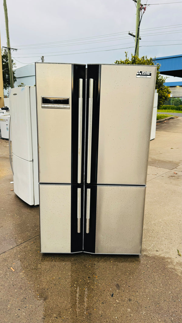 MITSUBUSHI 650 LITRES FRIDGE FREEZER QUAD DOOR