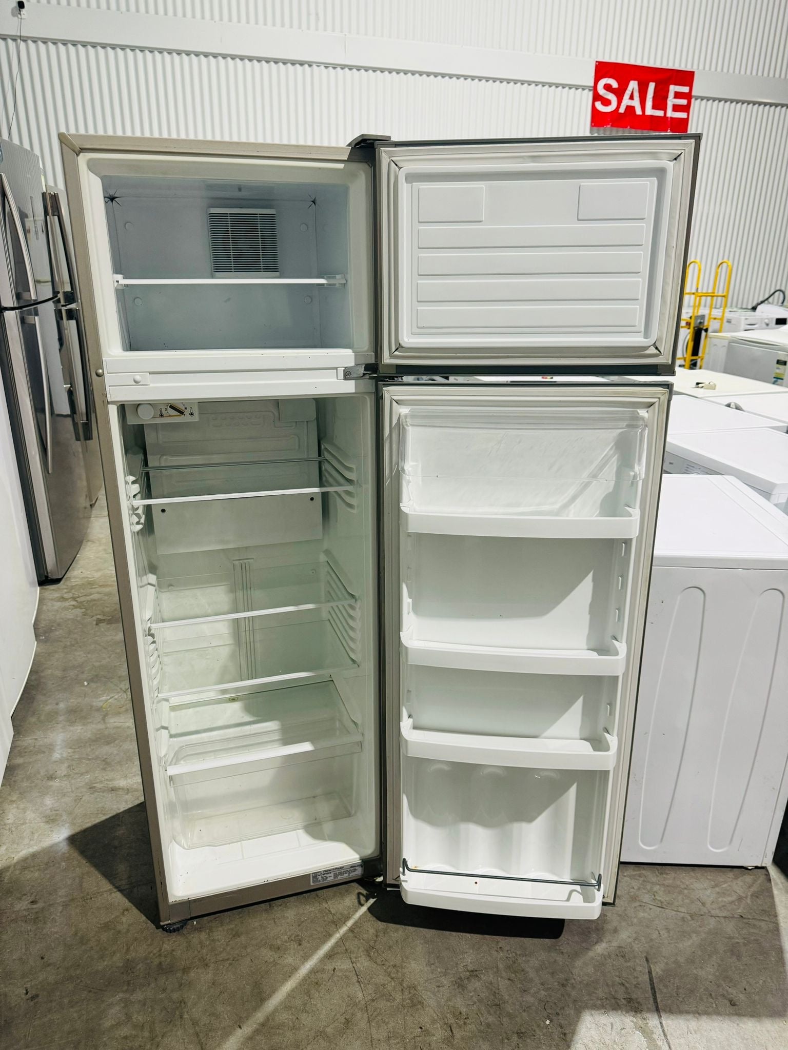 **FISHER & PAYKEL 248 LITRES FRIDGE FREEZER & EUROMAID 5.5 KGS FRONT LOADER WASHING MACHINE COMBO PACKAGE DEAL**