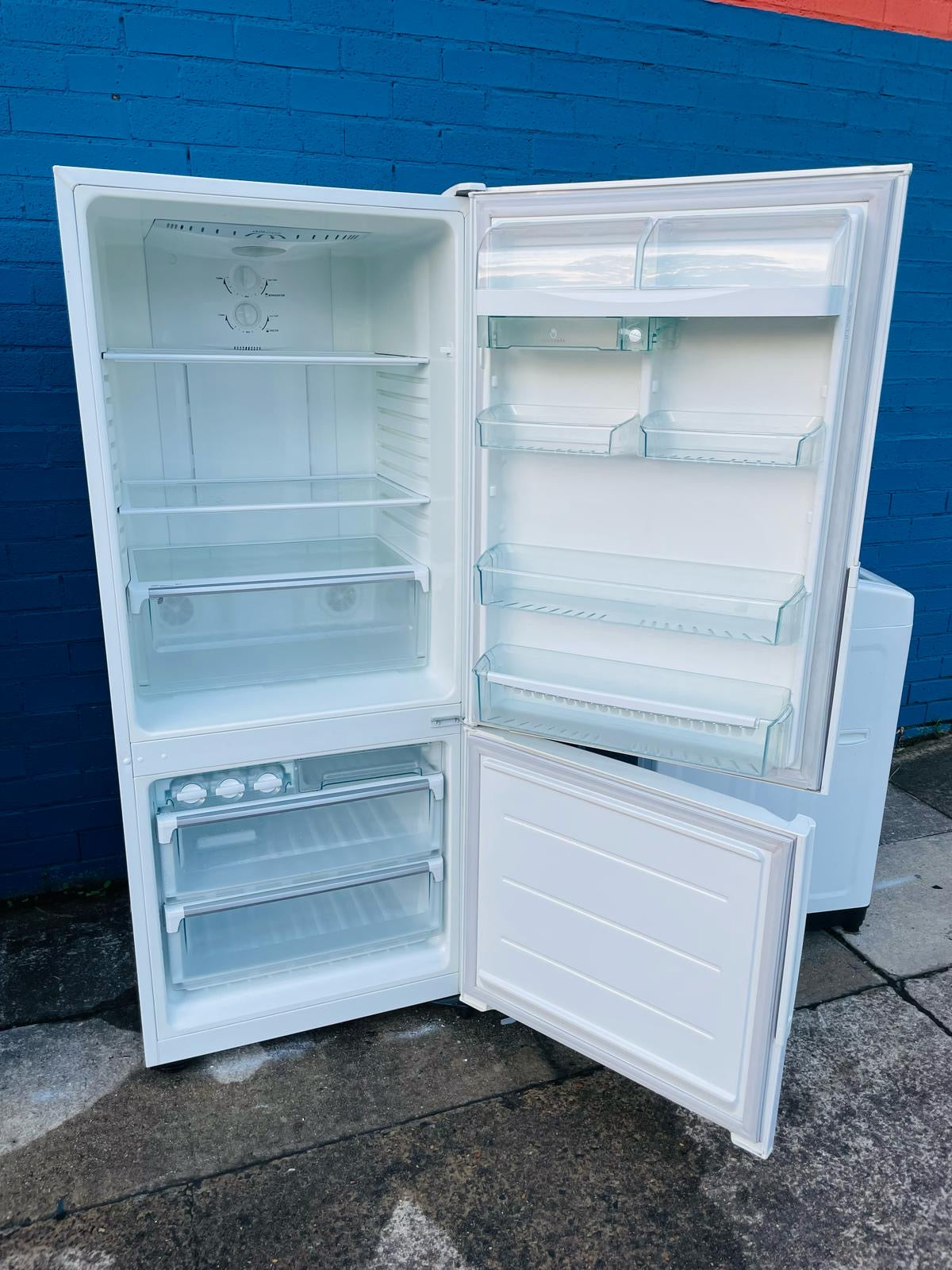 **WESTINGHOUSE 430 LITRES FRIDGE FREEZER & SAMSUNG 7 KGS WASHING MACHINES COMBO PACKAGE DEAL**