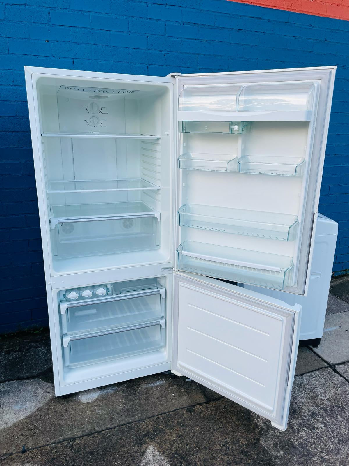 **WESTINGHOUSE 430 LITRES FRIDGE FREEZER & SAMSUNG 7 KGS WASHING MACHINES COMBO PACKAGE DEAL**