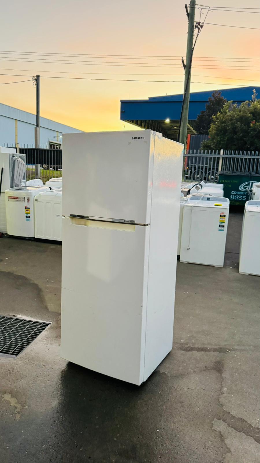 SAMSUNG 393 LITRES FRIDGE FREEZER