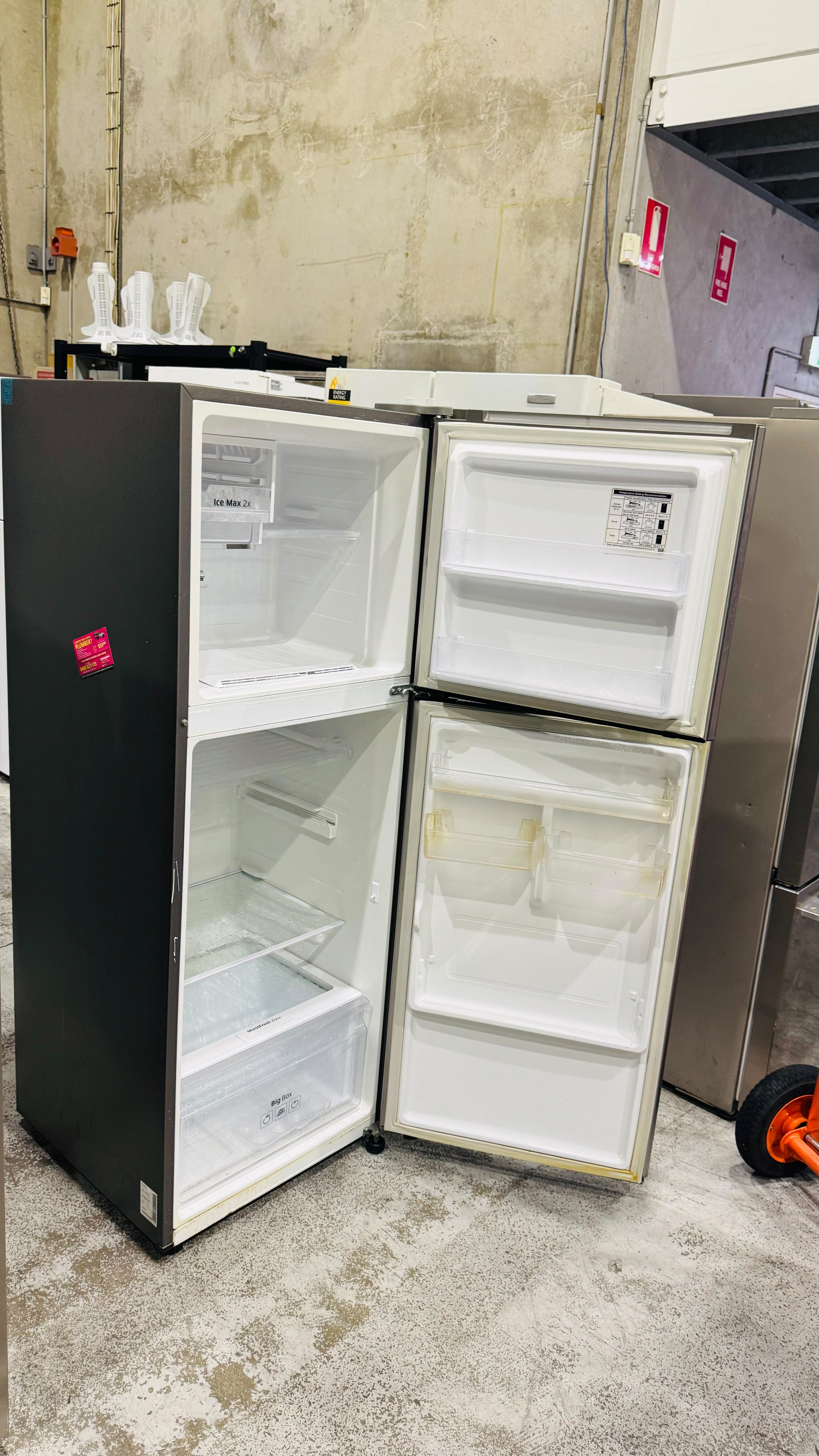 SAMSUNG 320 LITRES FRIDGE FREEZER