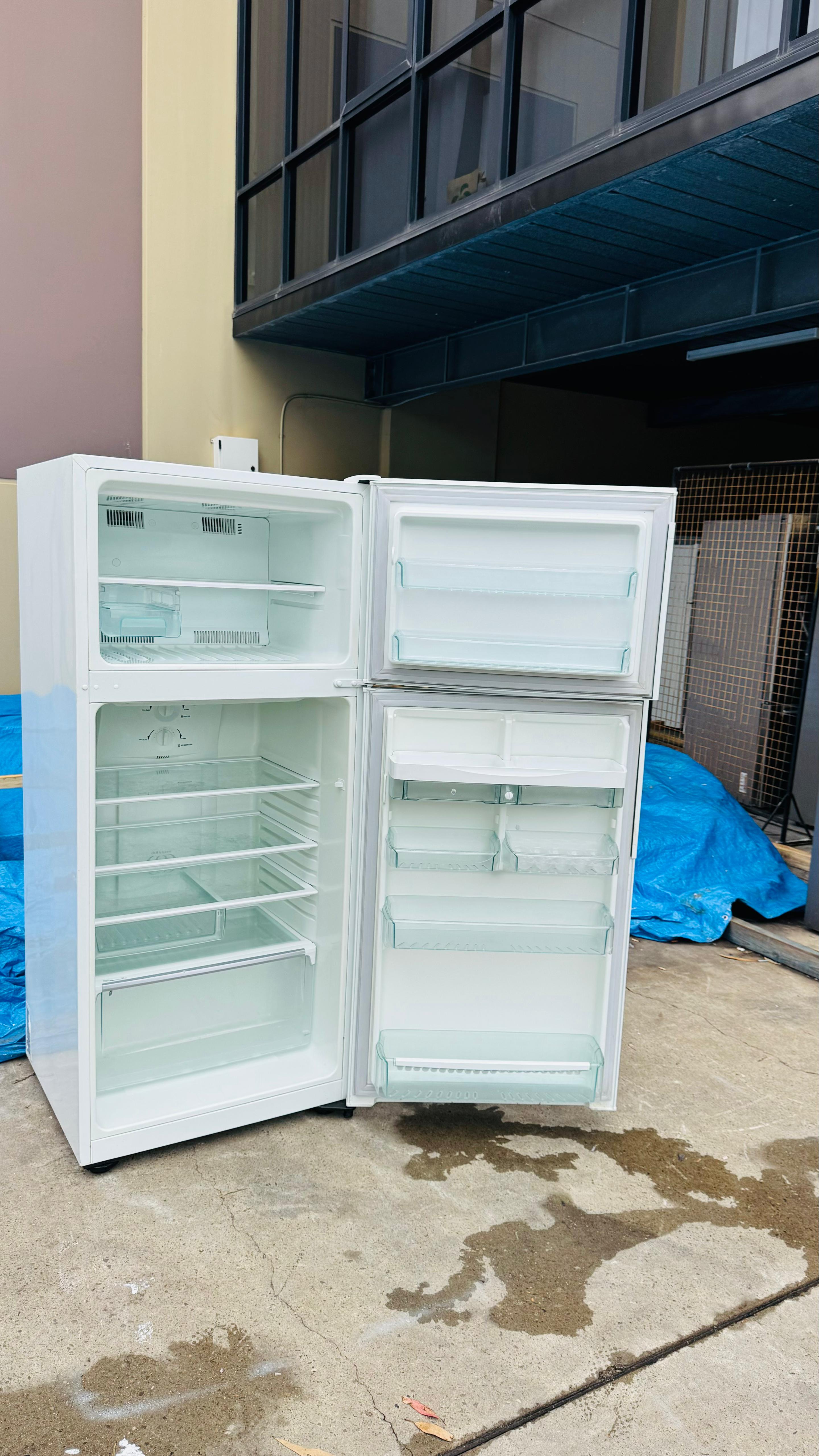 WESTINGHOUSE 420 LITRES FRIDGE FREEZER