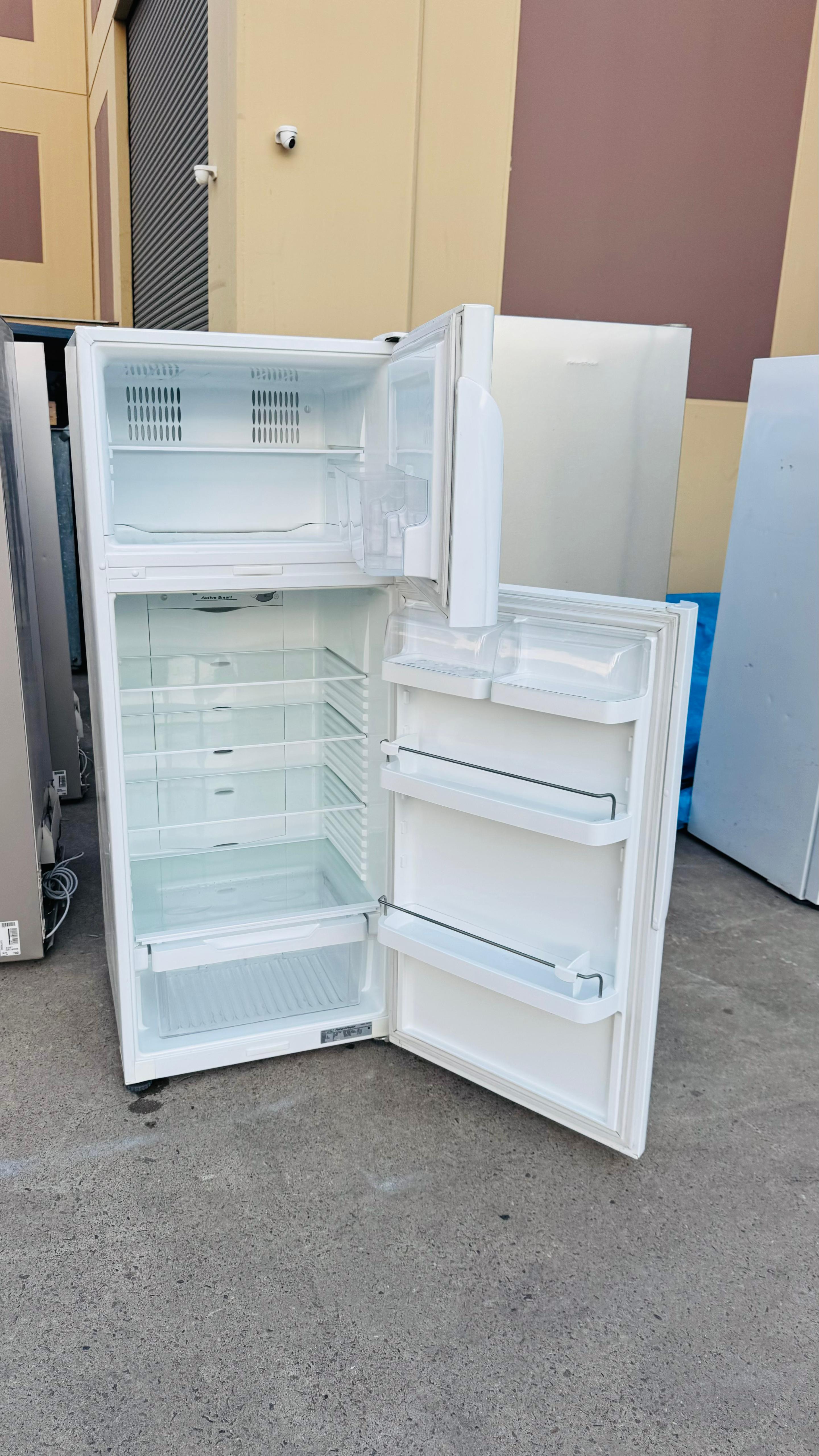 FISHER AND PAYKEL 380 LITRES FRIDGE FREEZER
