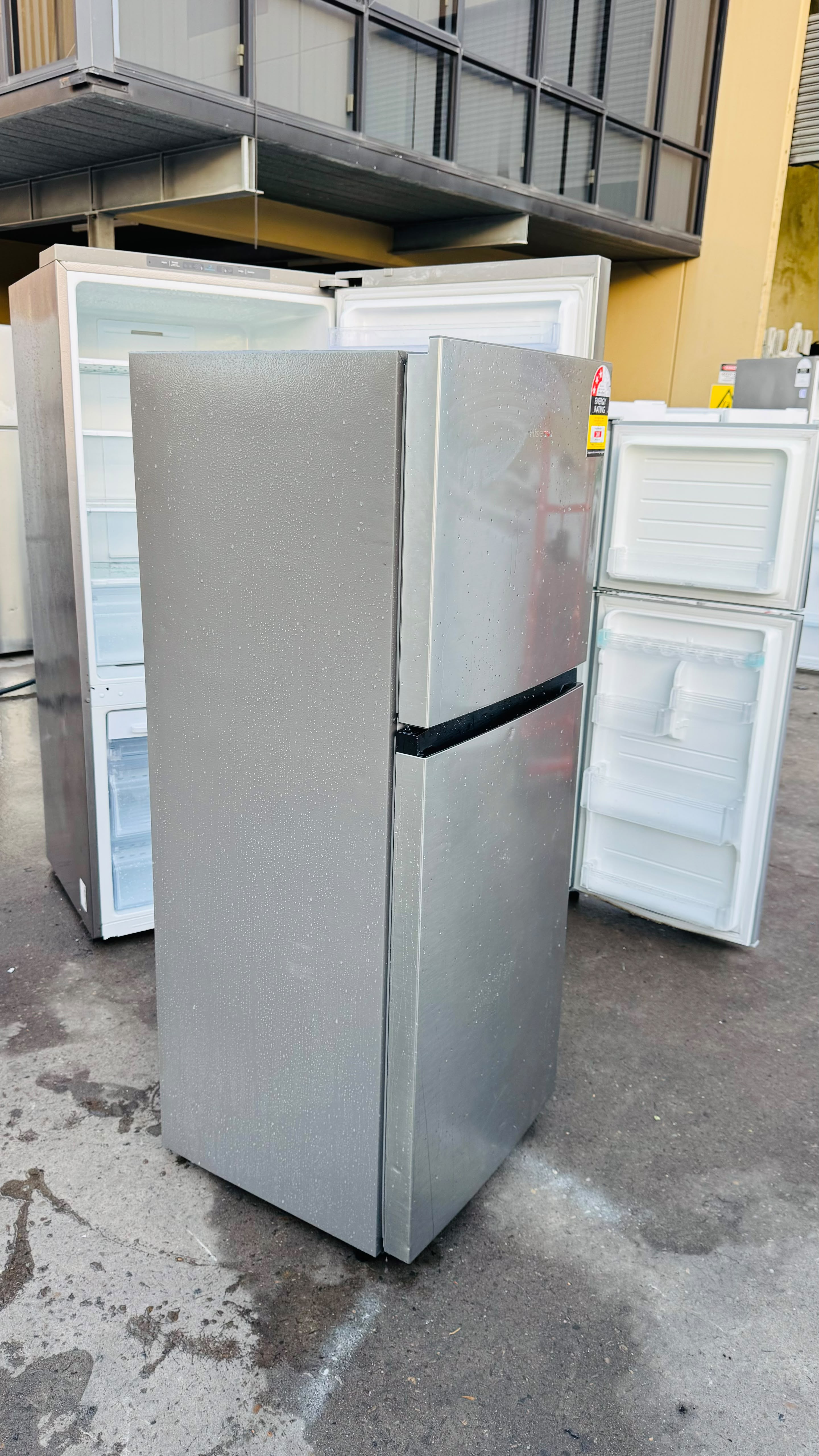 HISENSE 205 LITRES FRIDGE FREEZER