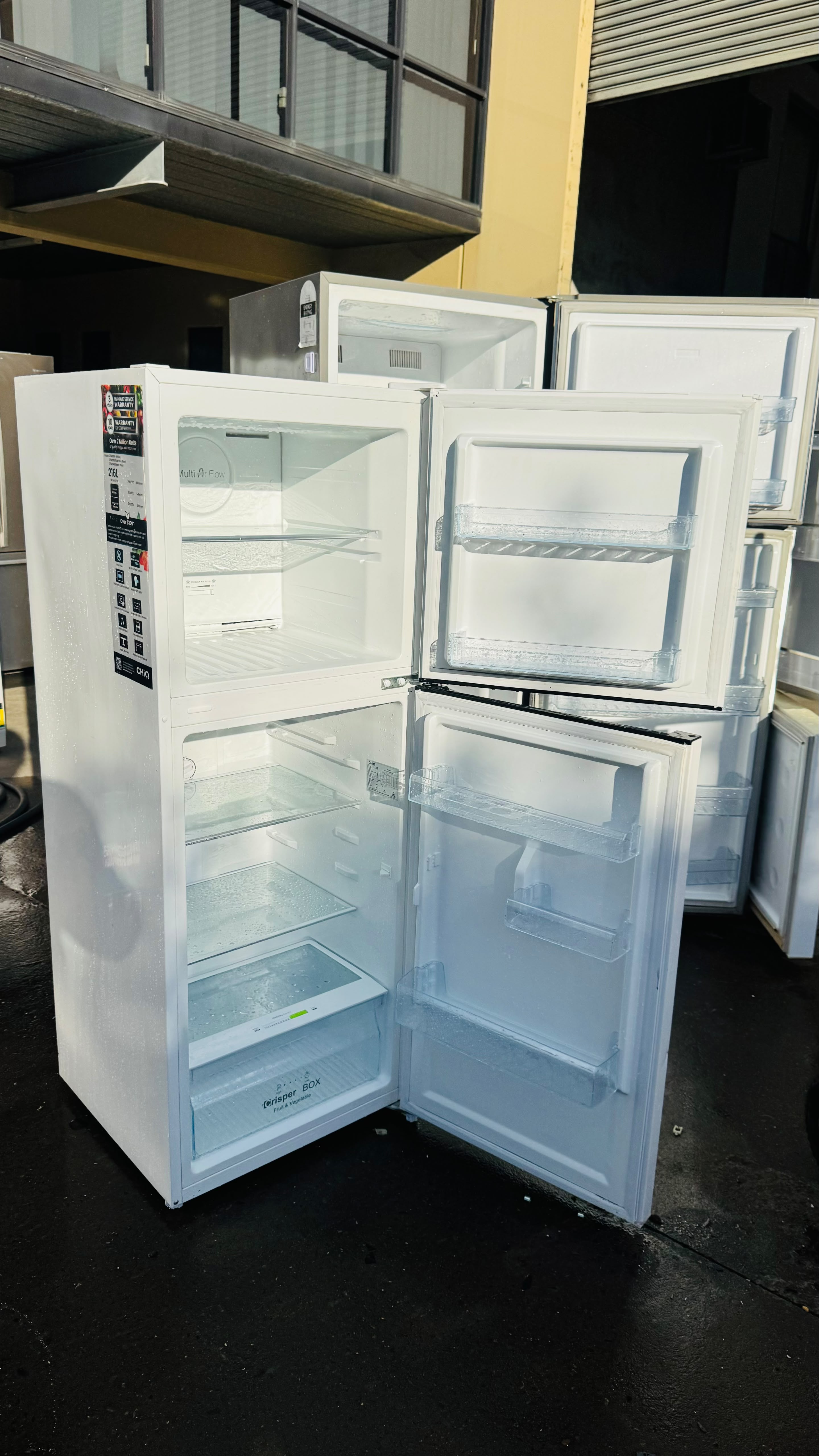 CHIQ 216 LITRES FRIDGE FREEZER