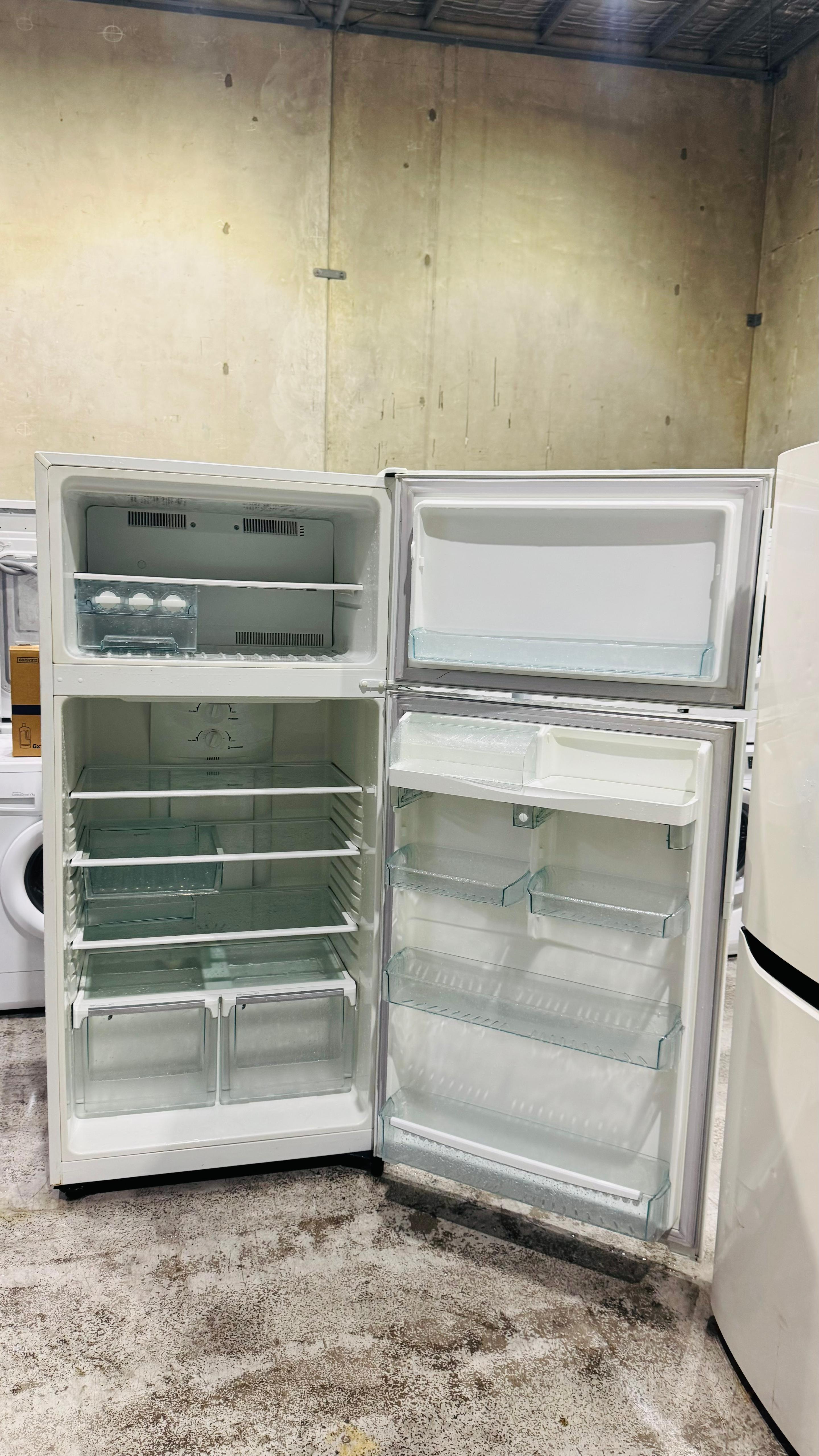 WESTINGHOUSE 520 LITRES FRIDGE FREEZER