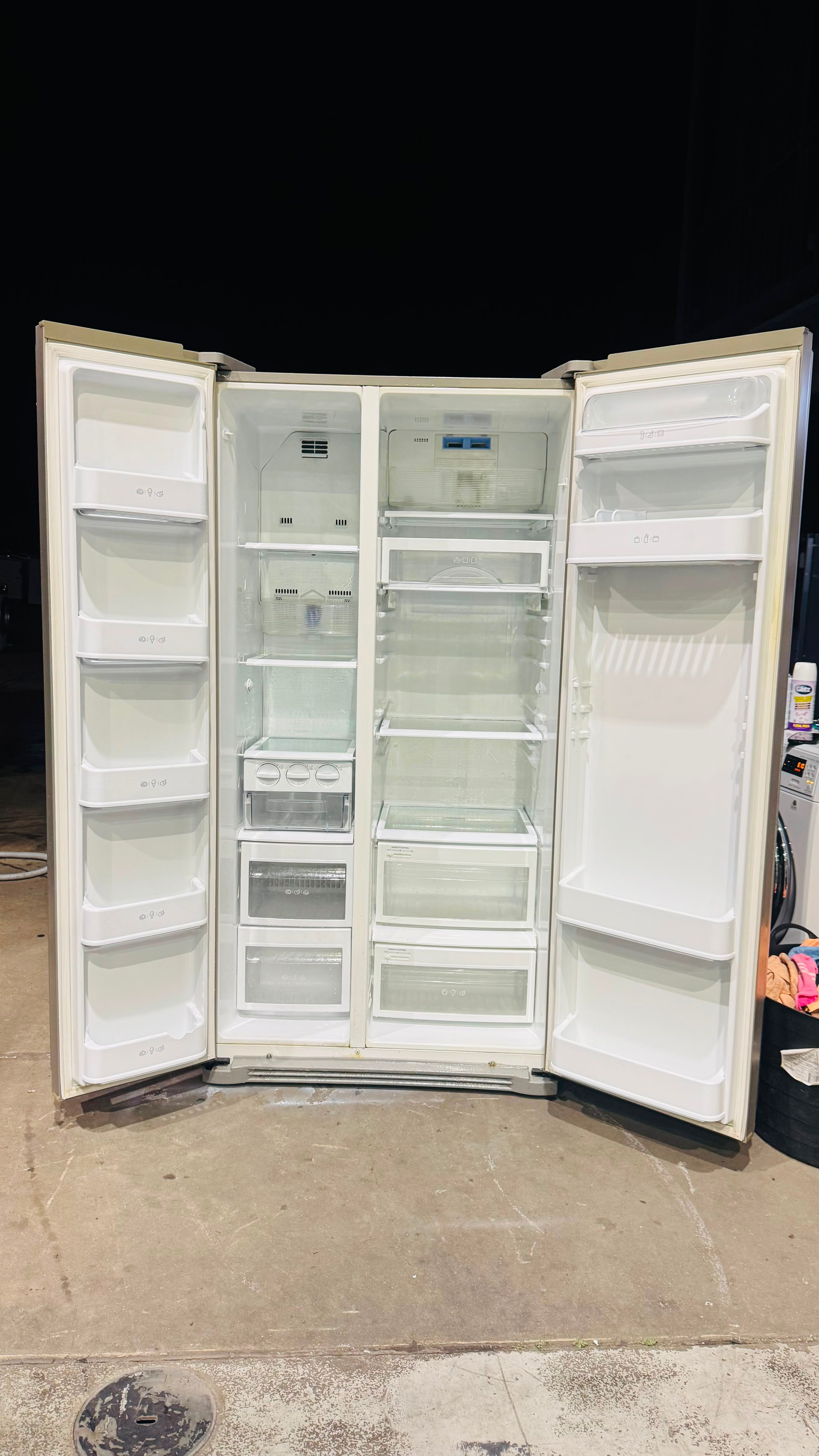 LG 581 LITRES SIDE BY SIDE FRIDGE FREEZER