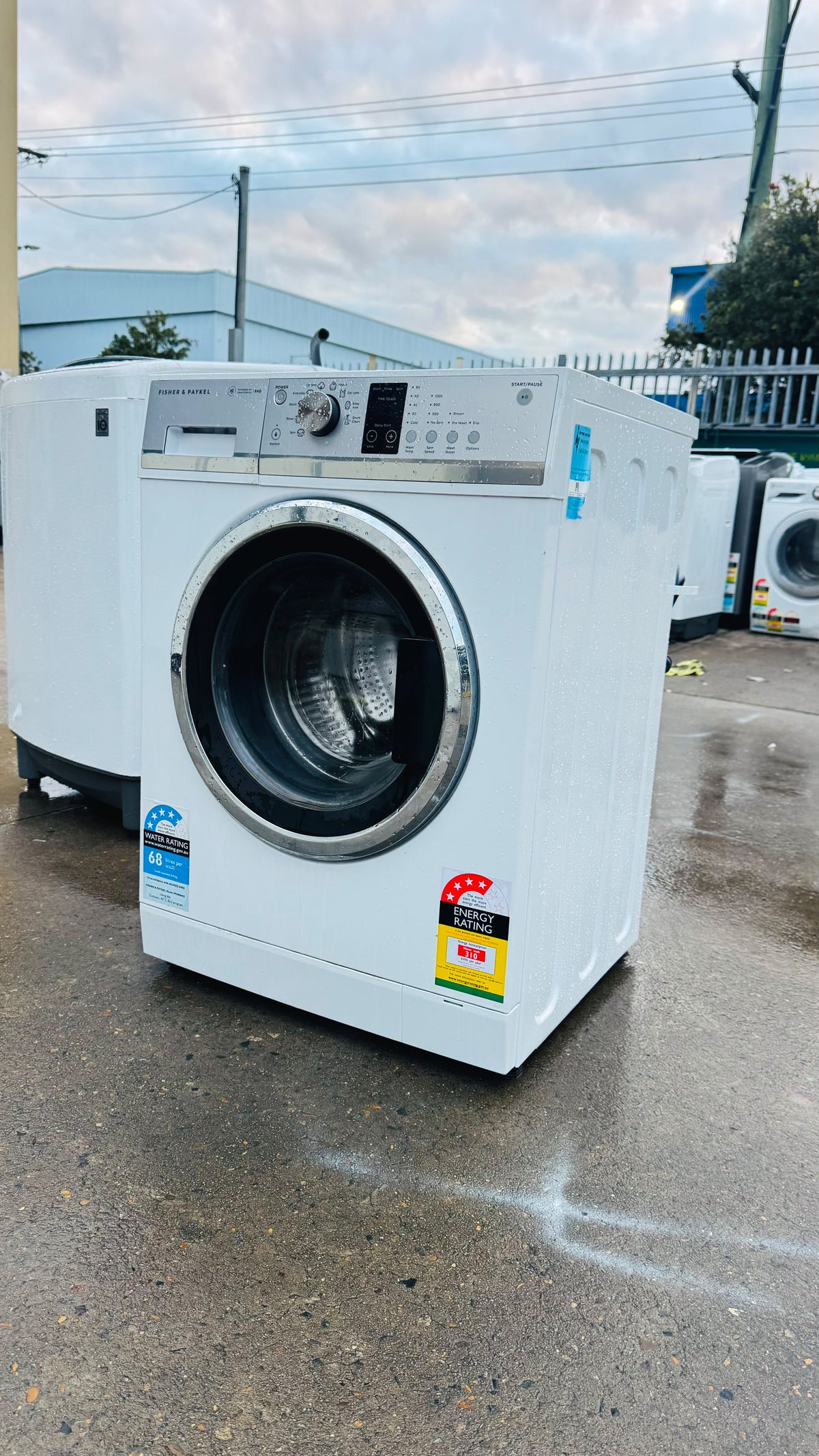 FISHER AND PAYKEL 8KGS FRONT LOADER WASHING MACHINE