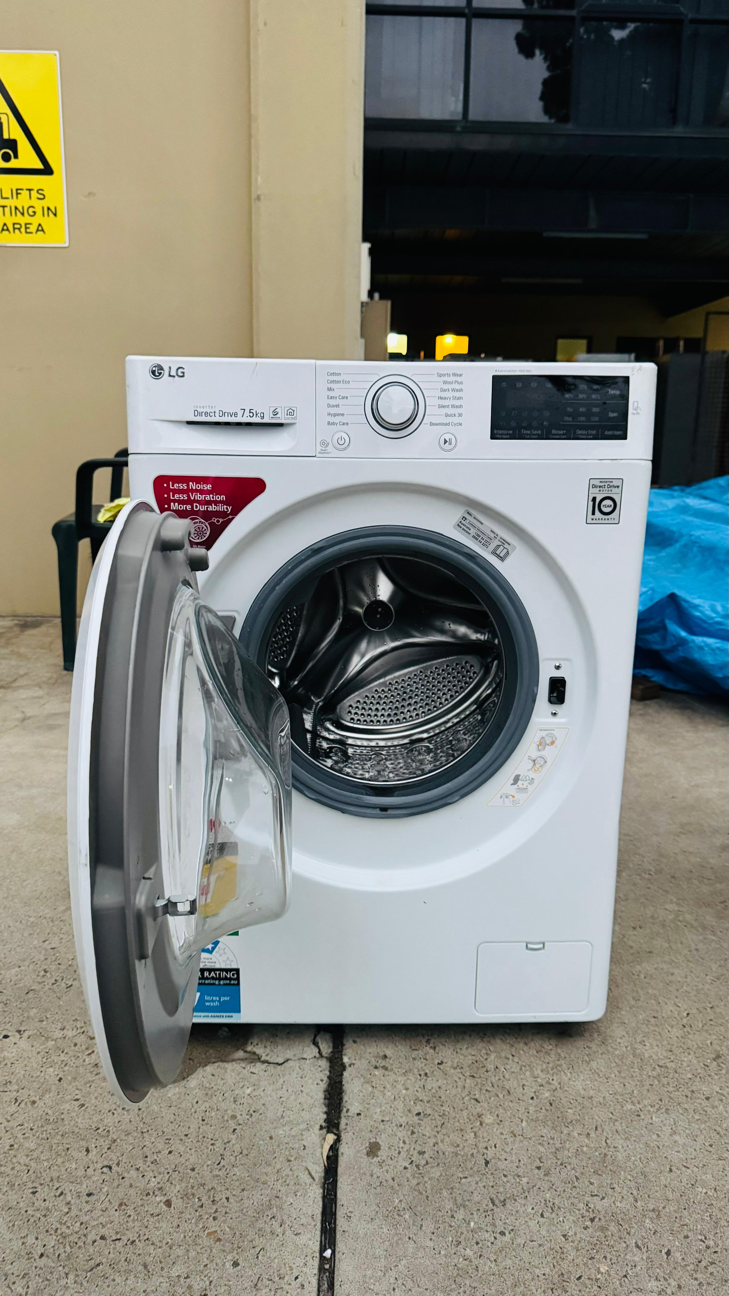 LG 7.5KGS FRONT LOADER WASHING MACHINE