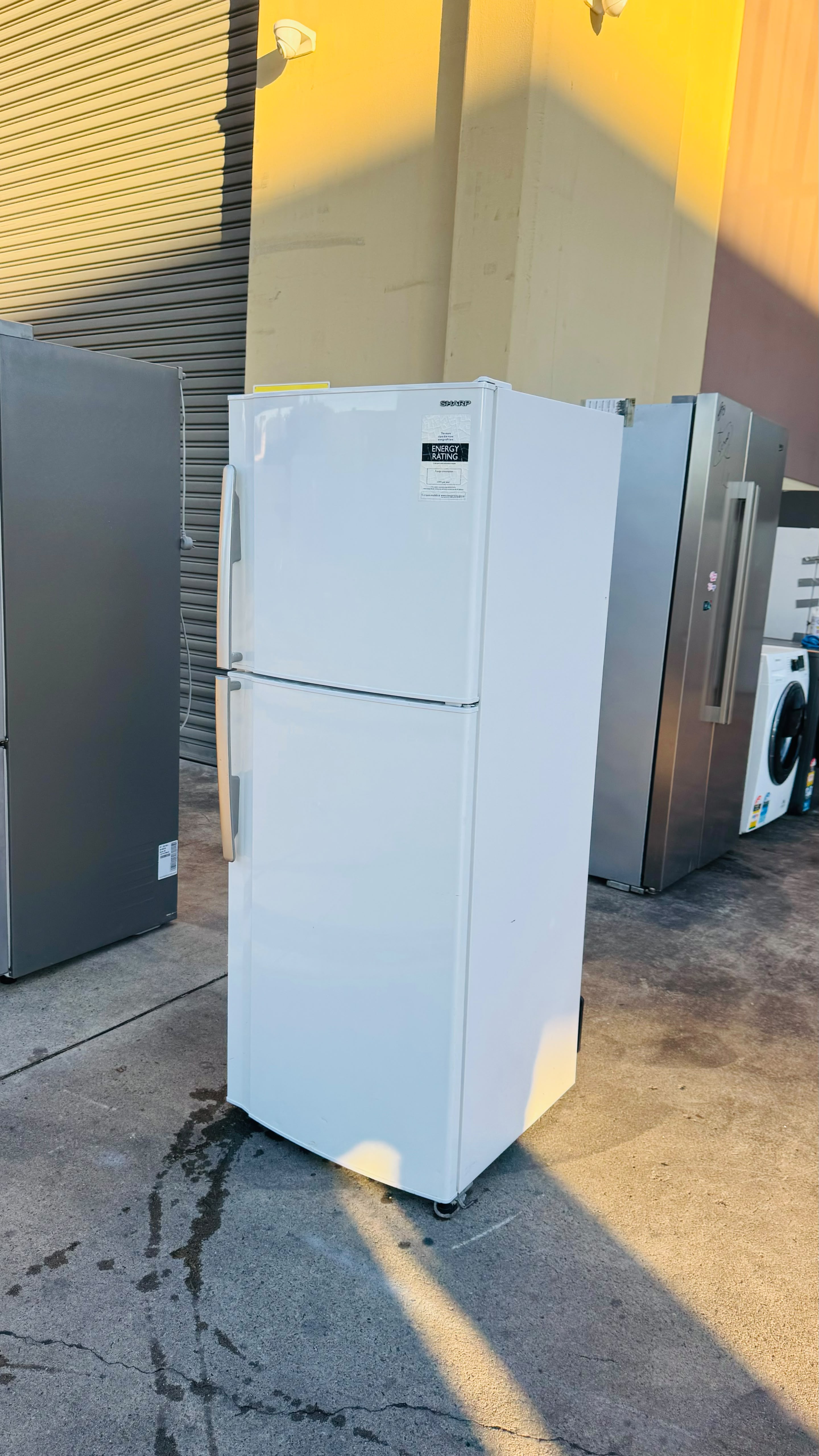SHARP 308 LITRES FRIDGE FREEZER
