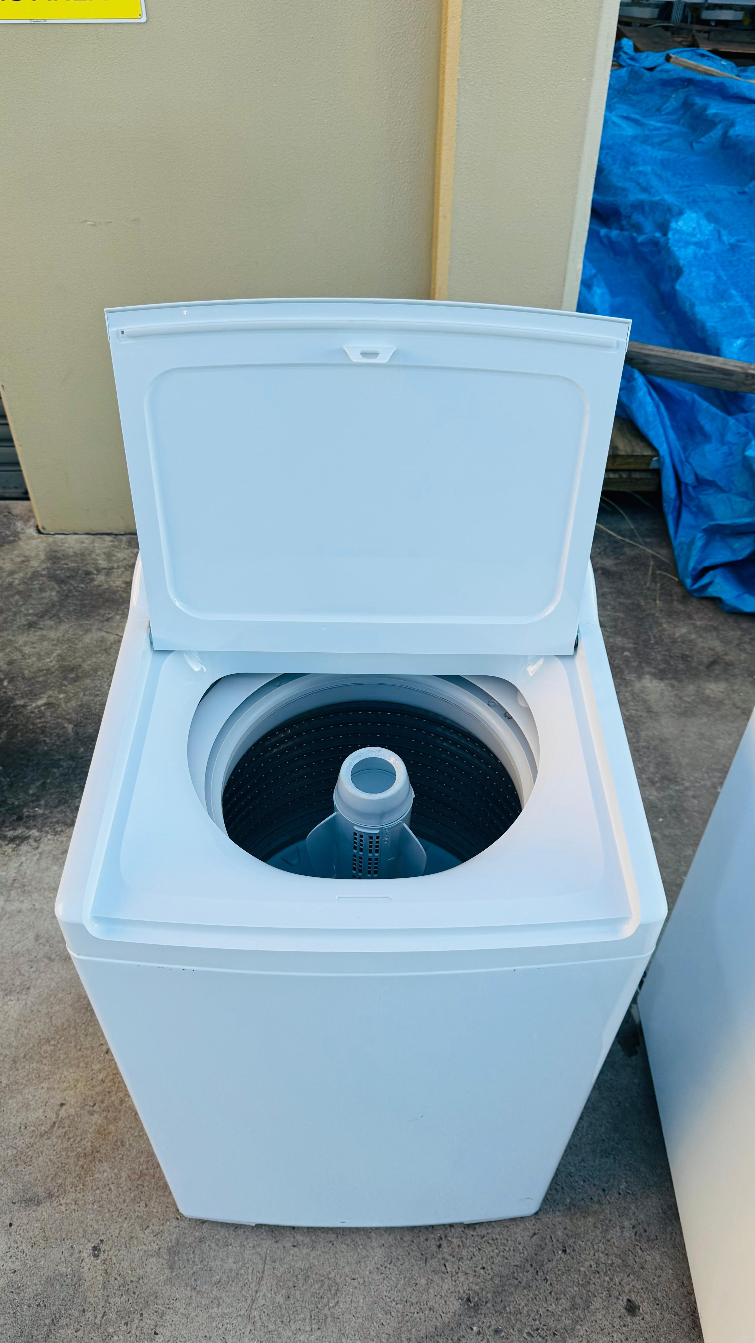 FISHER AND PAYKEL 7KGS TOP LOADER WASHING MACHINE