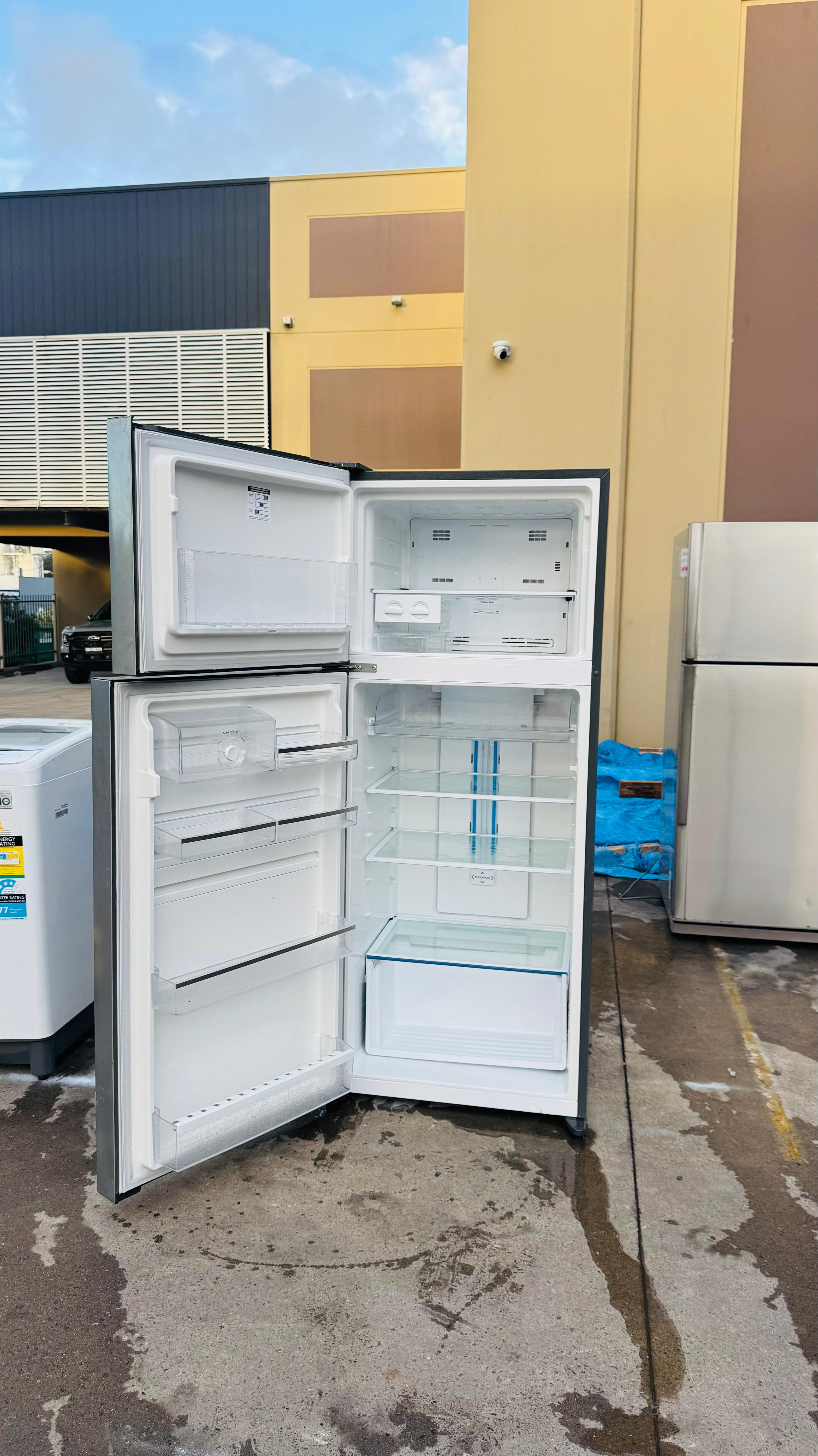 WESTINGHOUSE 461 LITRES FRIDGE FREEZER