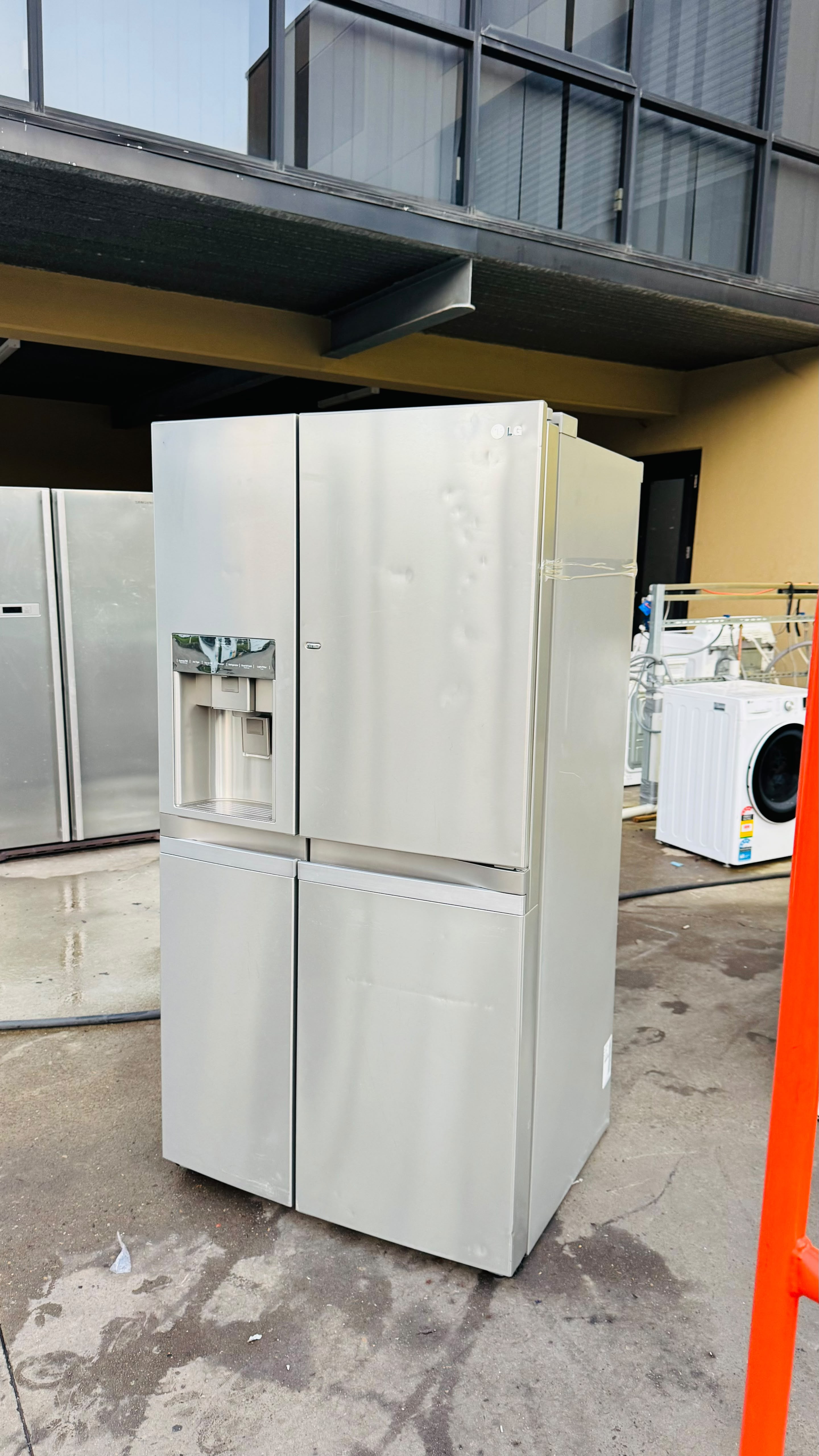 LG SIDE BY SIDE 661 LITRES FRIDGE FREEZER