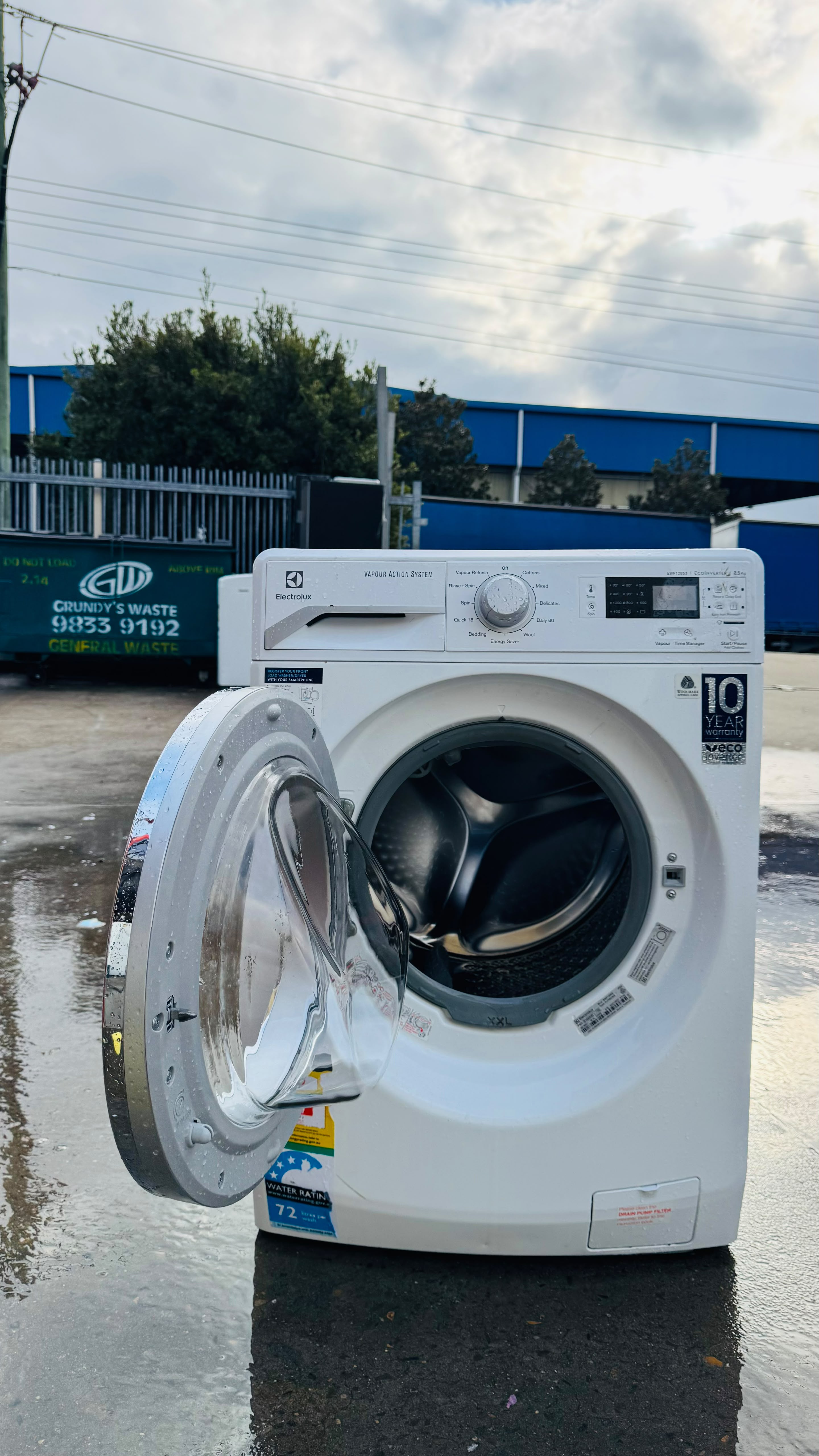 ELECTROLUX 8.5KGS FRONT LOADER WASHING MACHINE