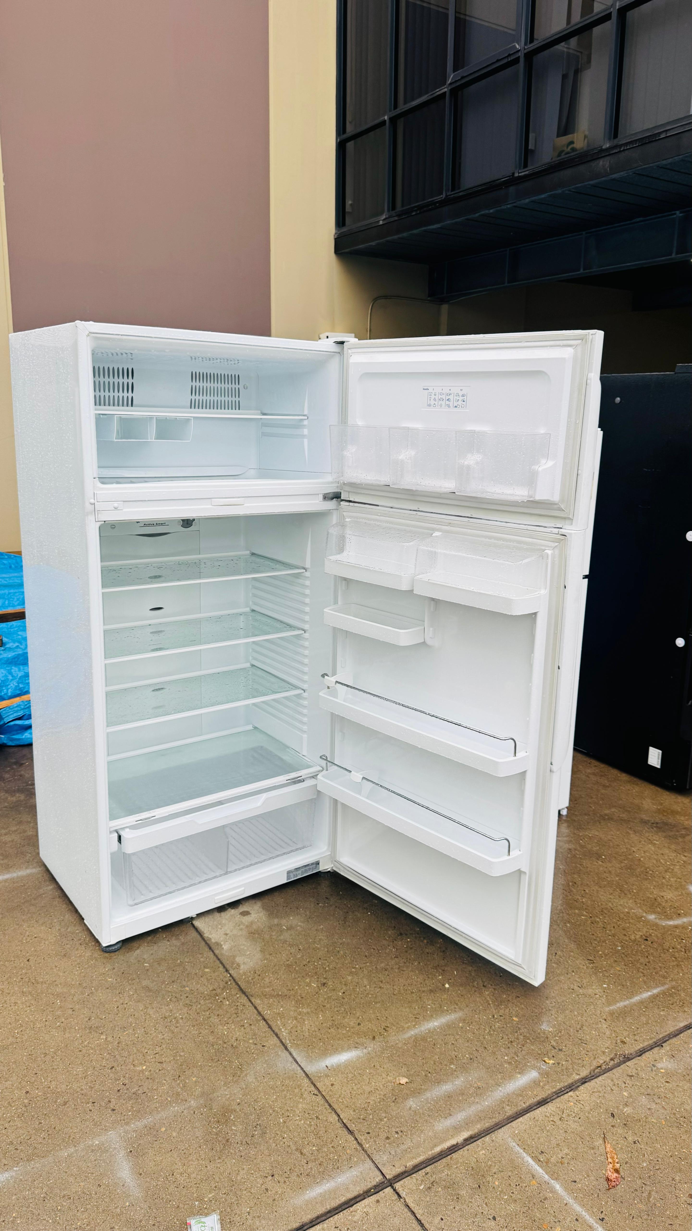 FISHER AND PAYKEL 519 LITRES FRIDGE FREEZER