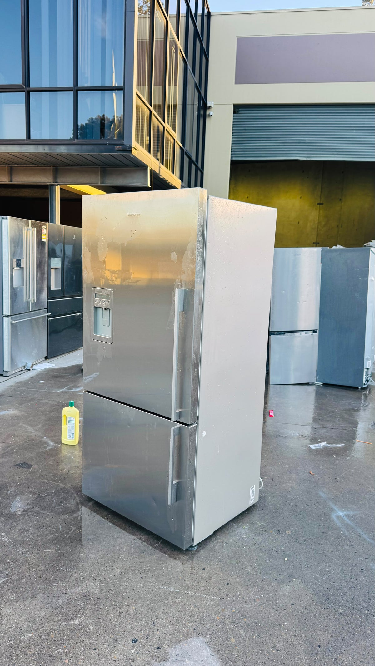 FISHER AND PAYKEL 519 LITRES FRIDGE FREEZER