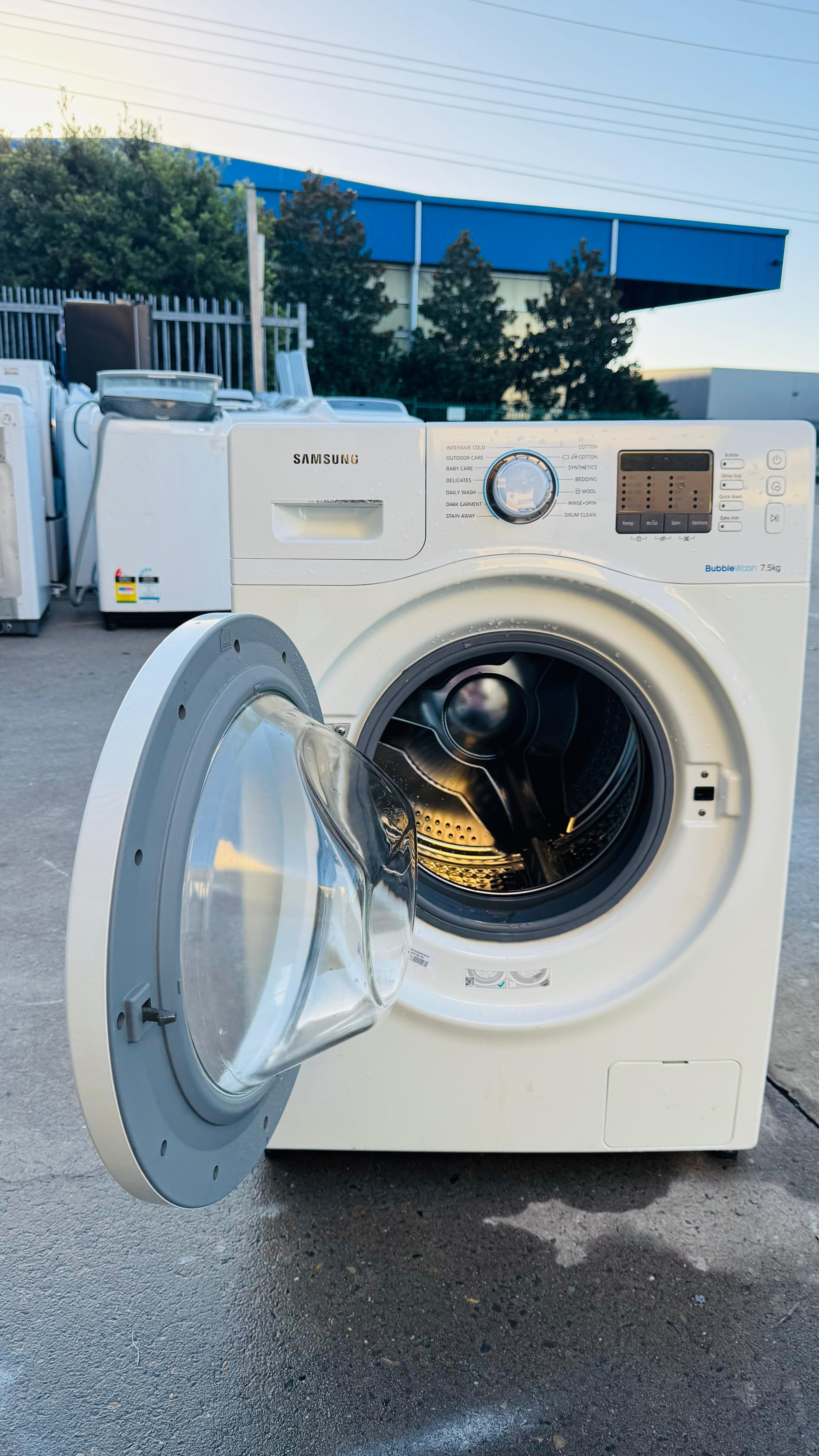 SAMSUNG 7.5KGS FRONT LOADER WASHING MACHINE