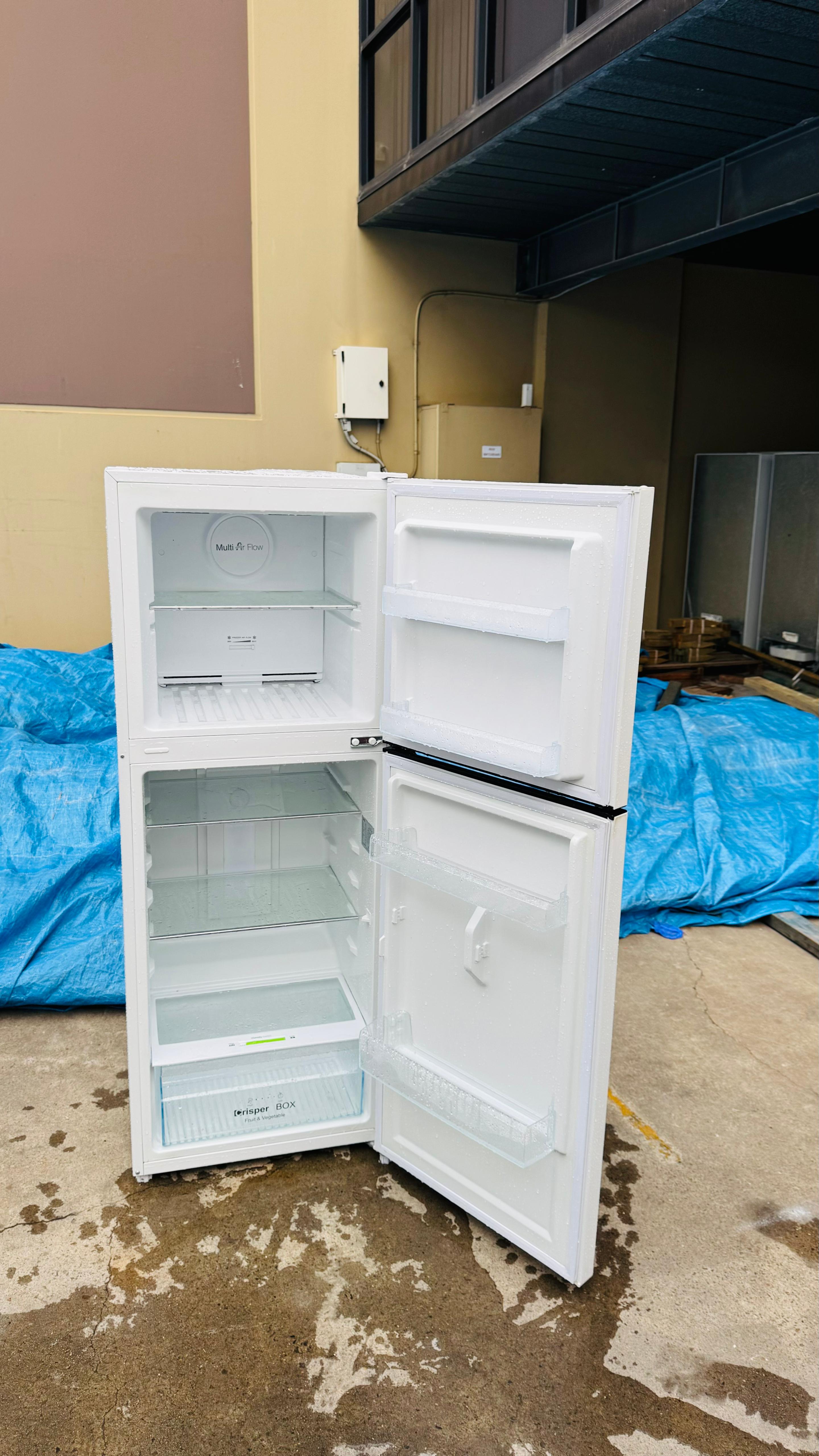 CHIQ 216 LITRES FRIDGE FREEZER