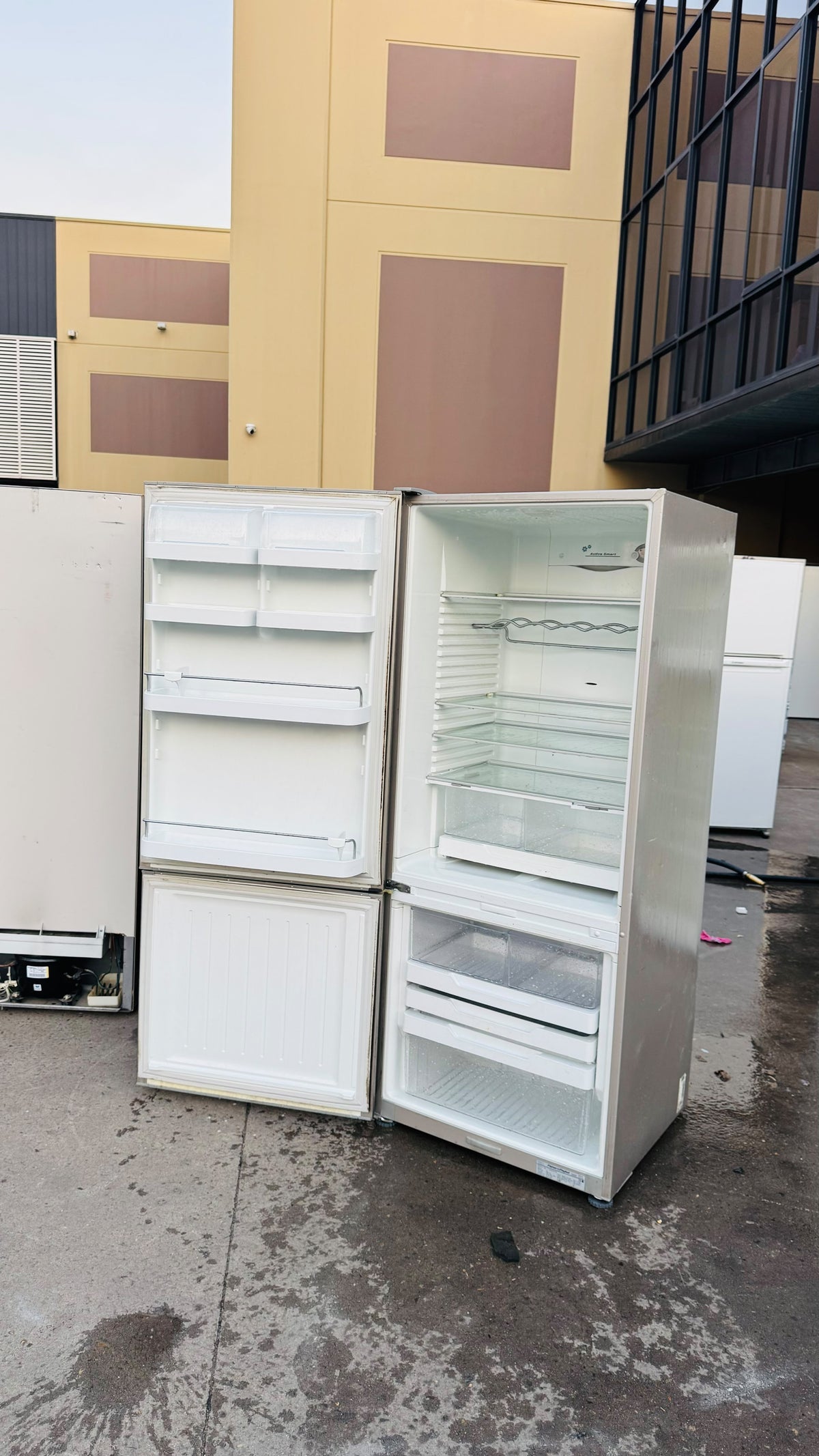FISHER AND PAYKEL 442 LITRES FRIDGE FREEZER