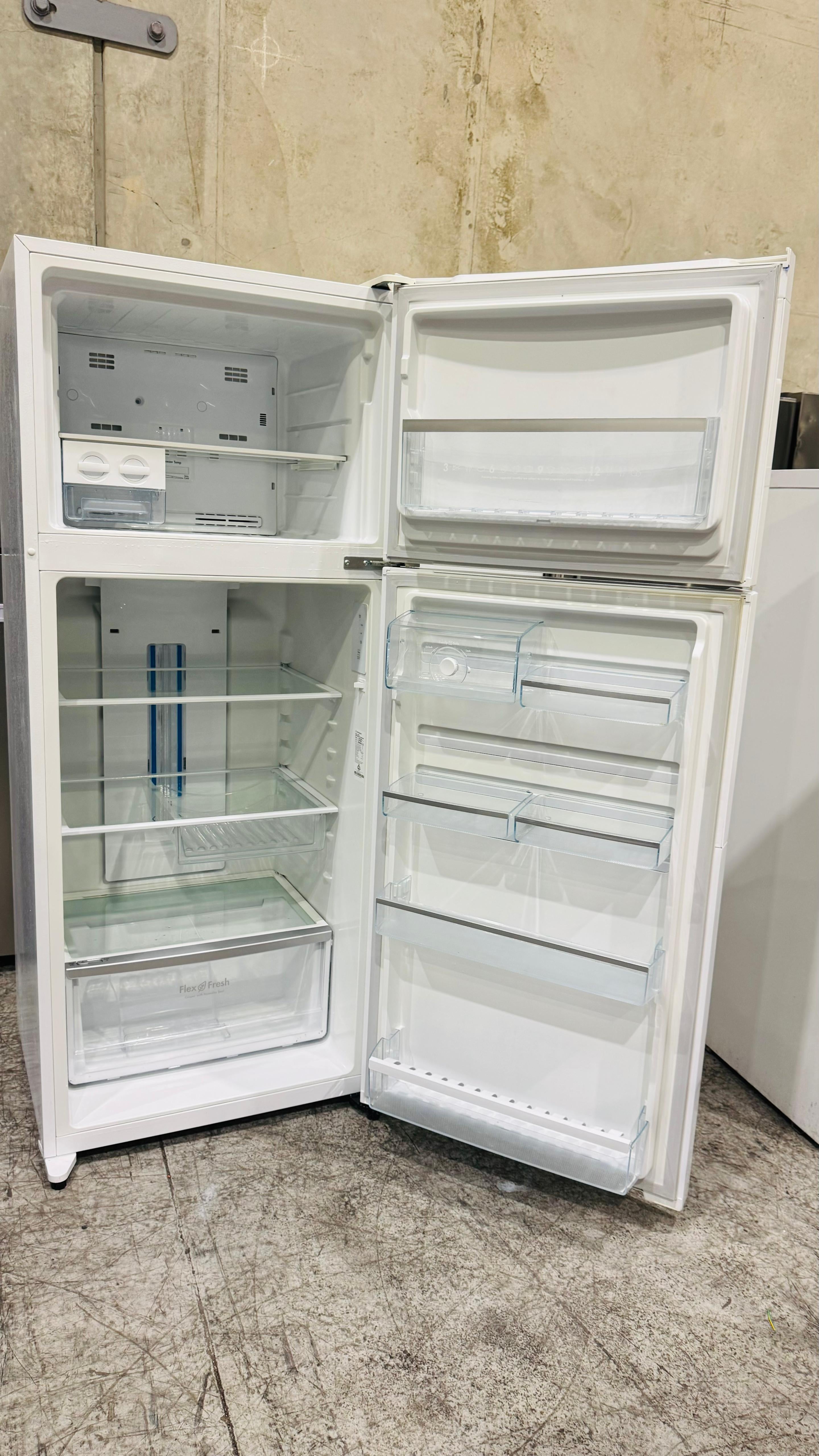 WESTINGHOUSE 462 LITRES FRIDGE FREEZER
