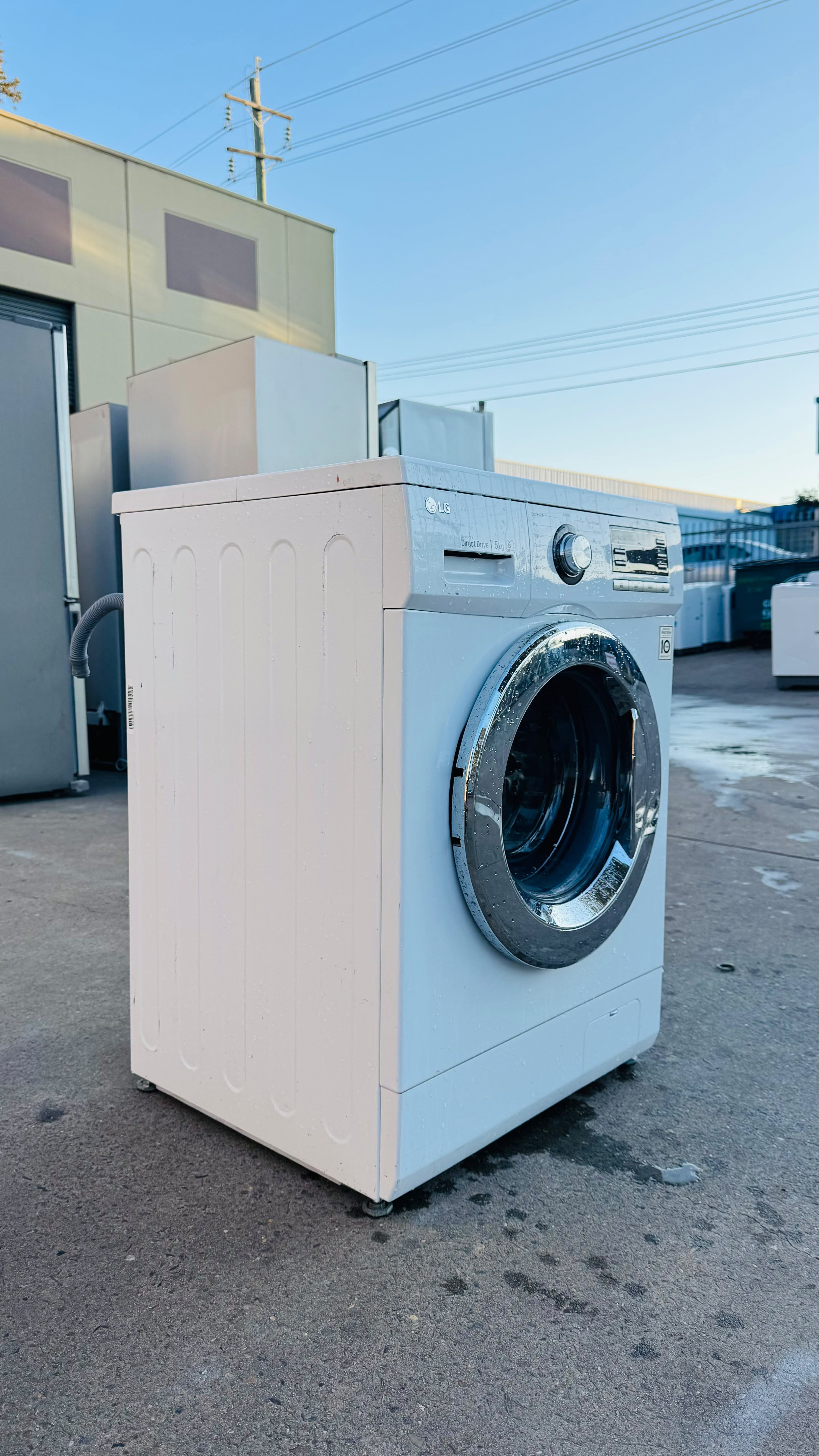 LG 7.5KGS FRONT LOADER WASHING MACHINE