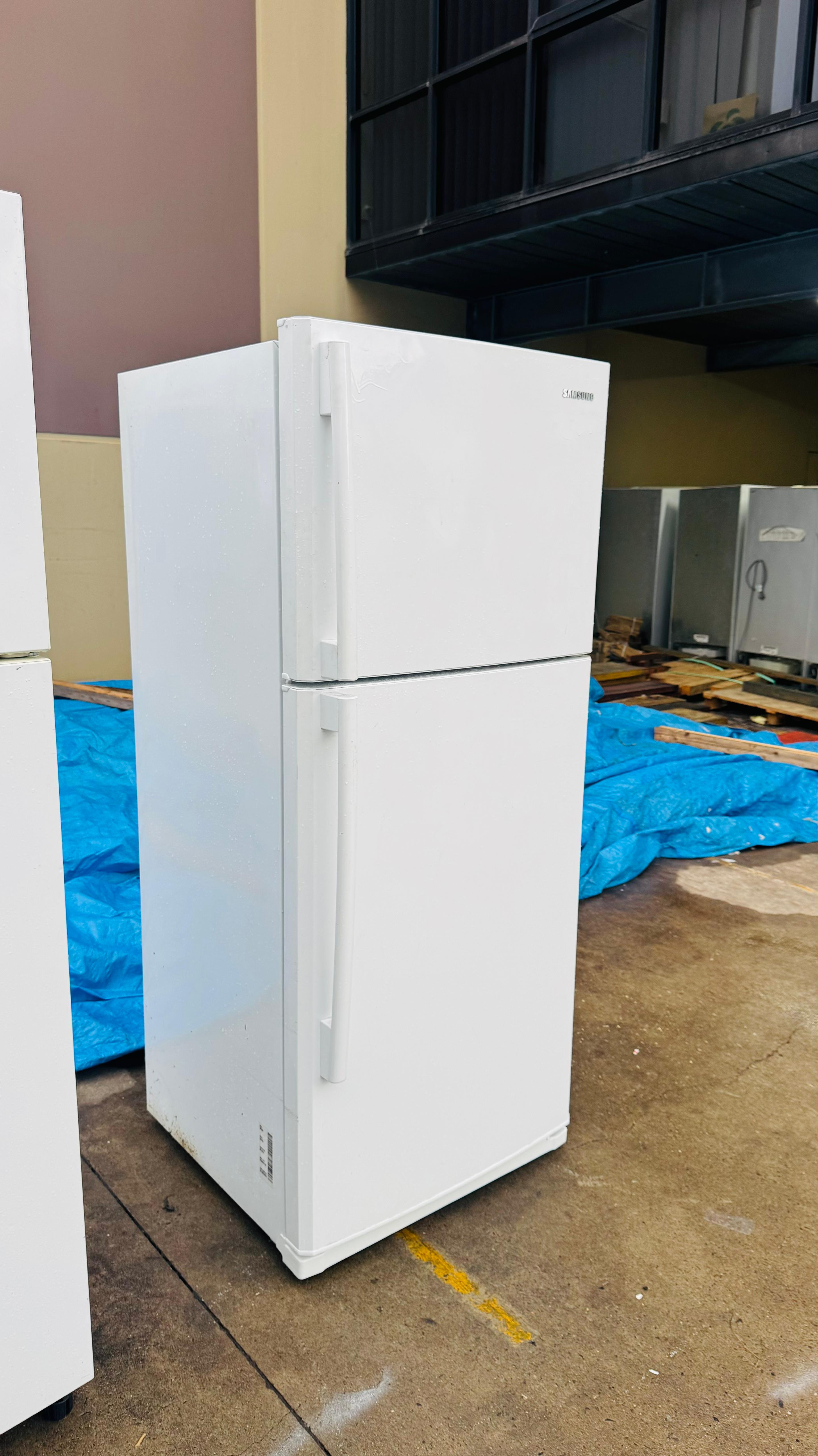 SAMSUNG 434 LITRES FRIDGE FREEZER