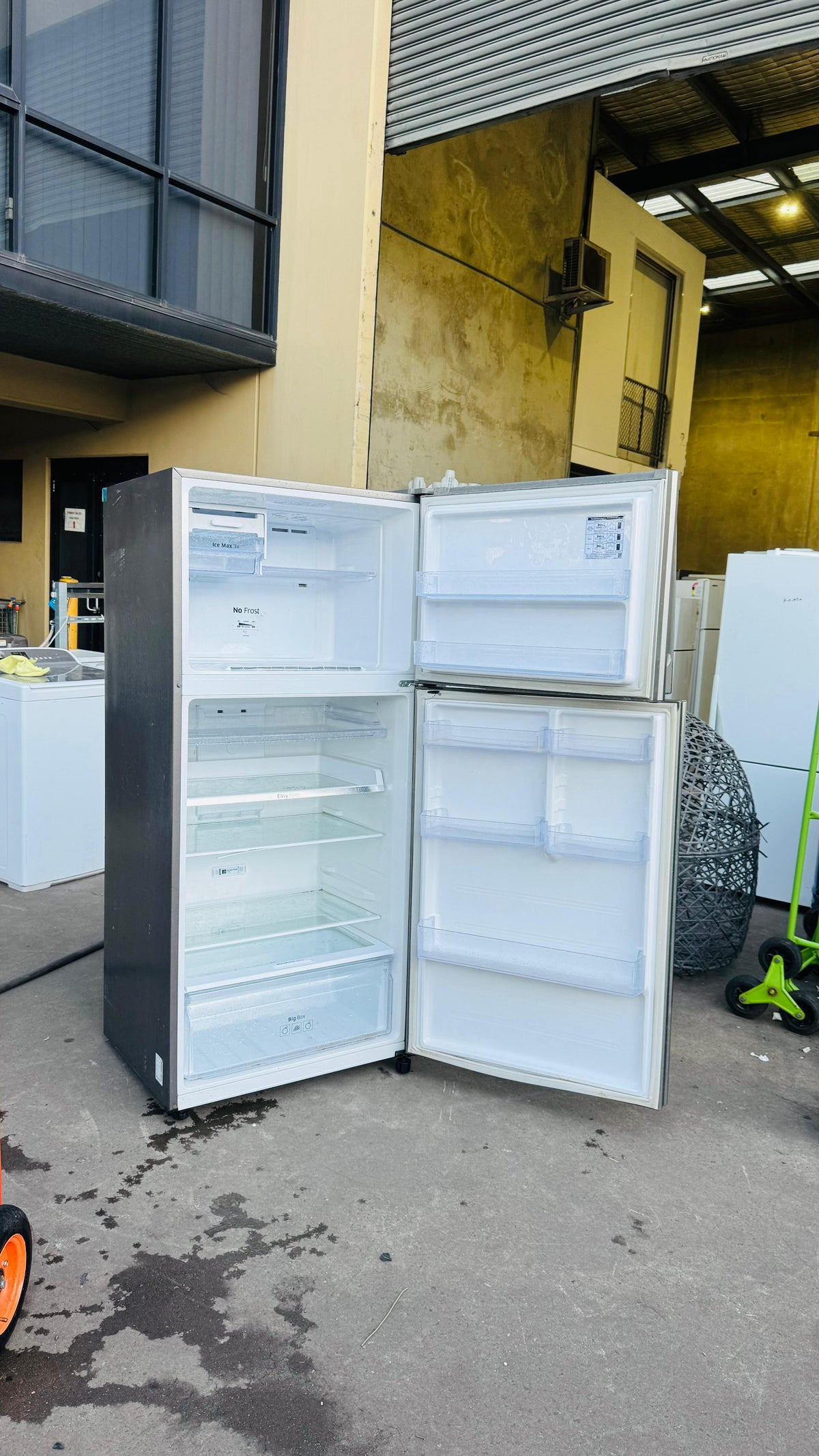 SAMSUNG 527 LITRES FRIDGE FREEZER