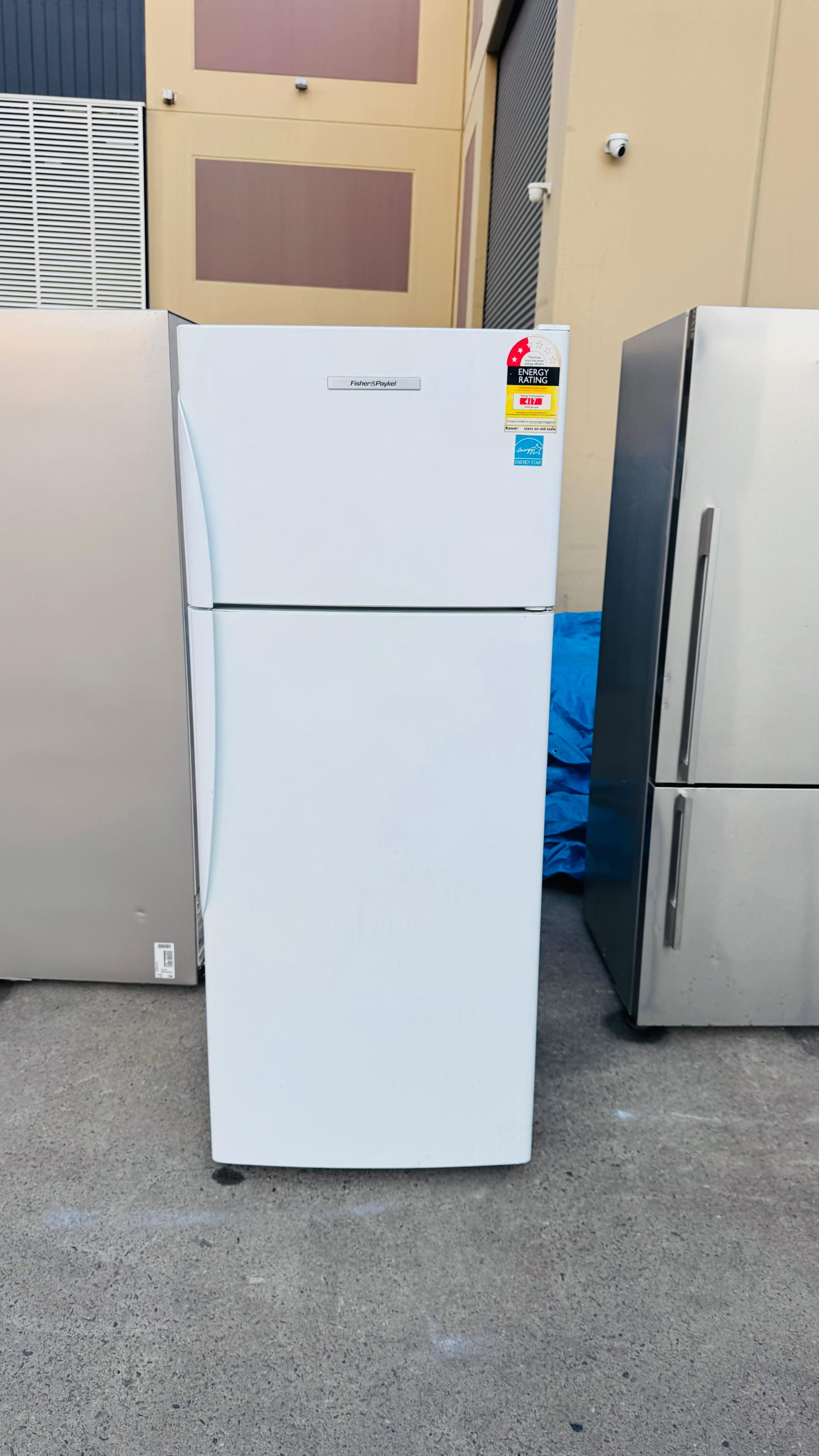 FISHER AND PAYKEL 380 LITRES FRIDGE FREEZER