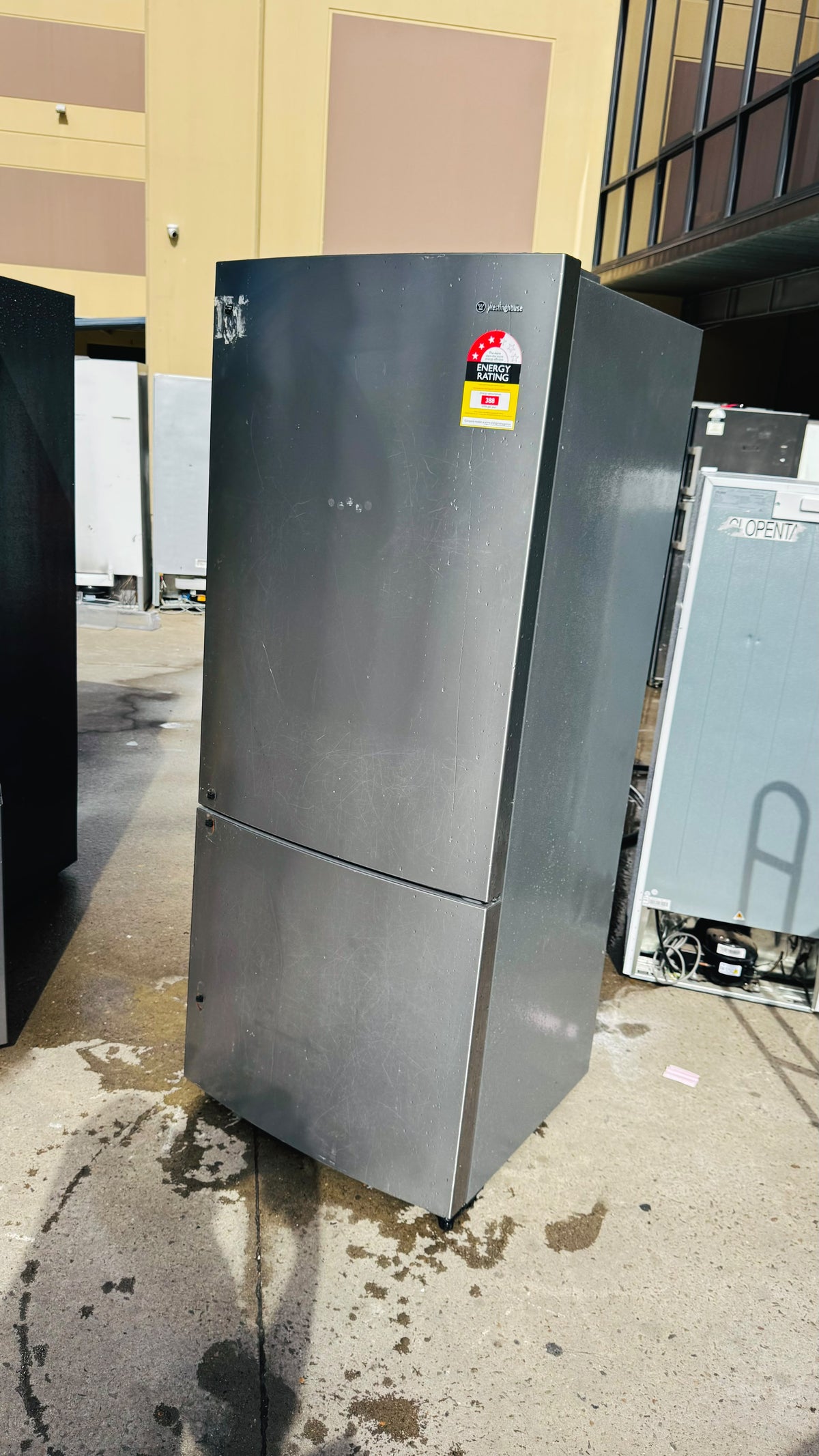 WESTINGHOUSE 454 LITRES FRIDGE FREEZER
