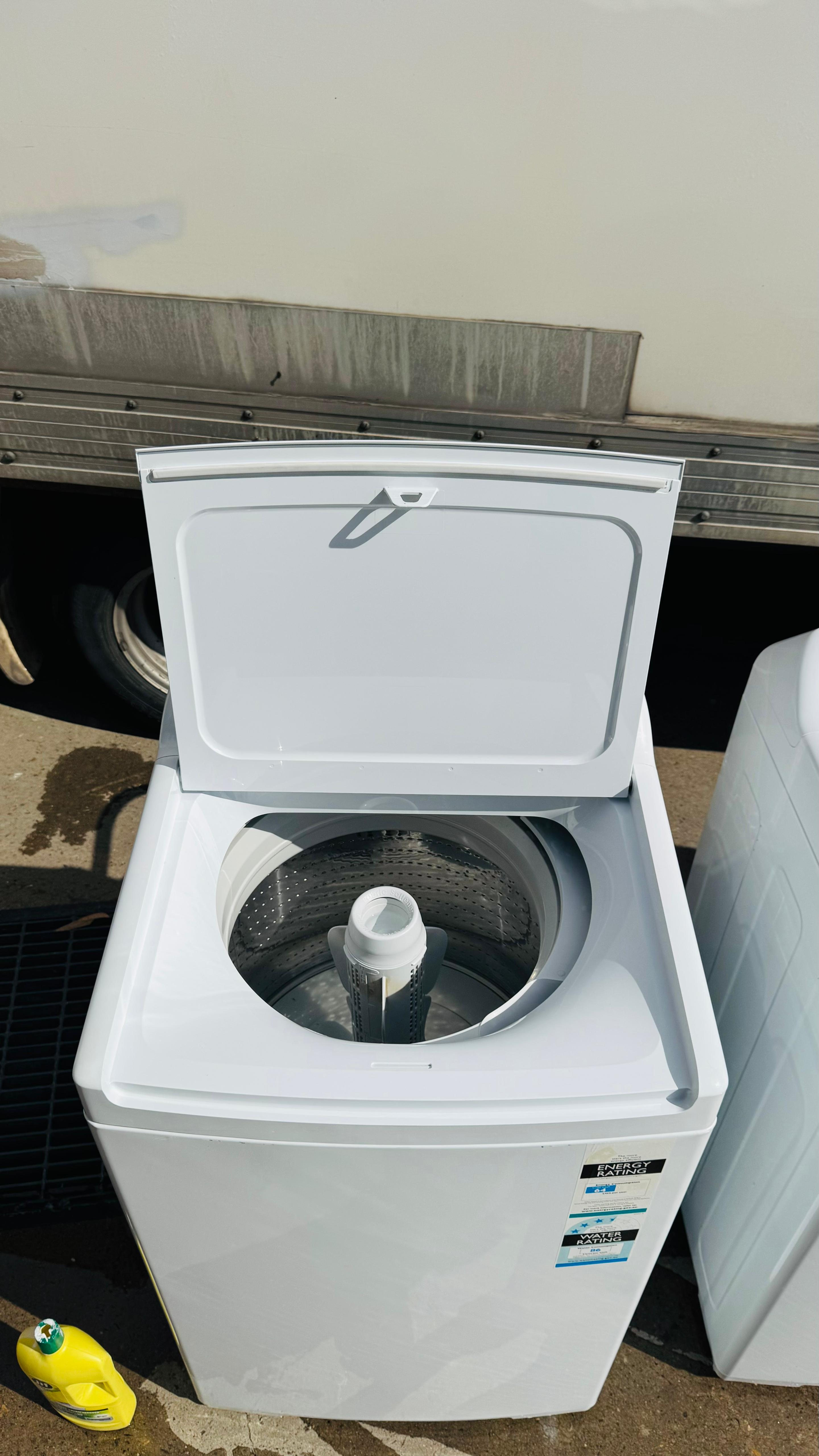FISHER AND PAYKEL 7KGS TOP LOADER WASHING MACHINE