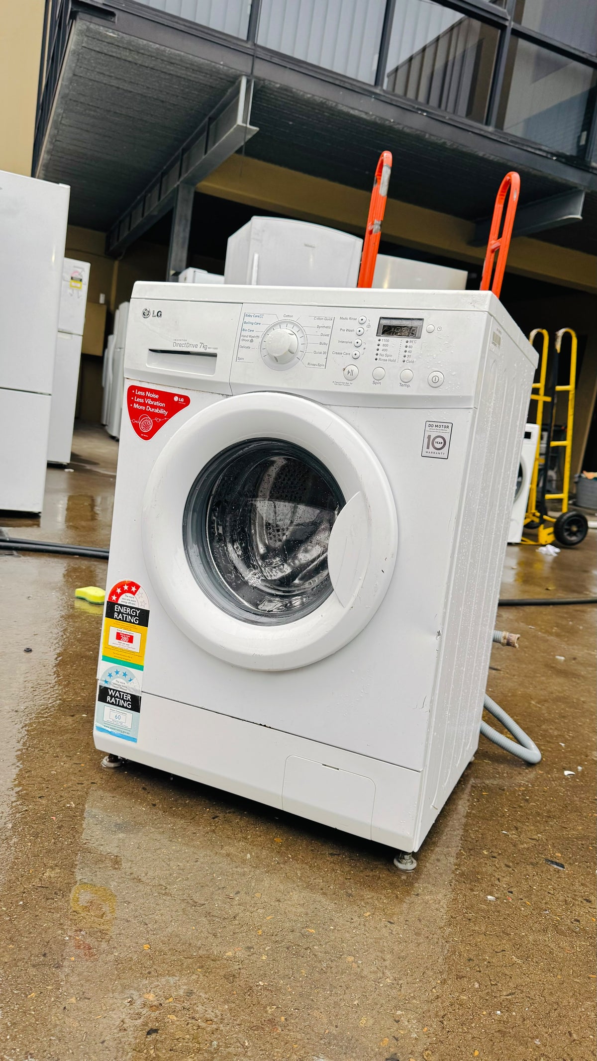 LG 7KGS FRONT LOADER WASHING MACHINE