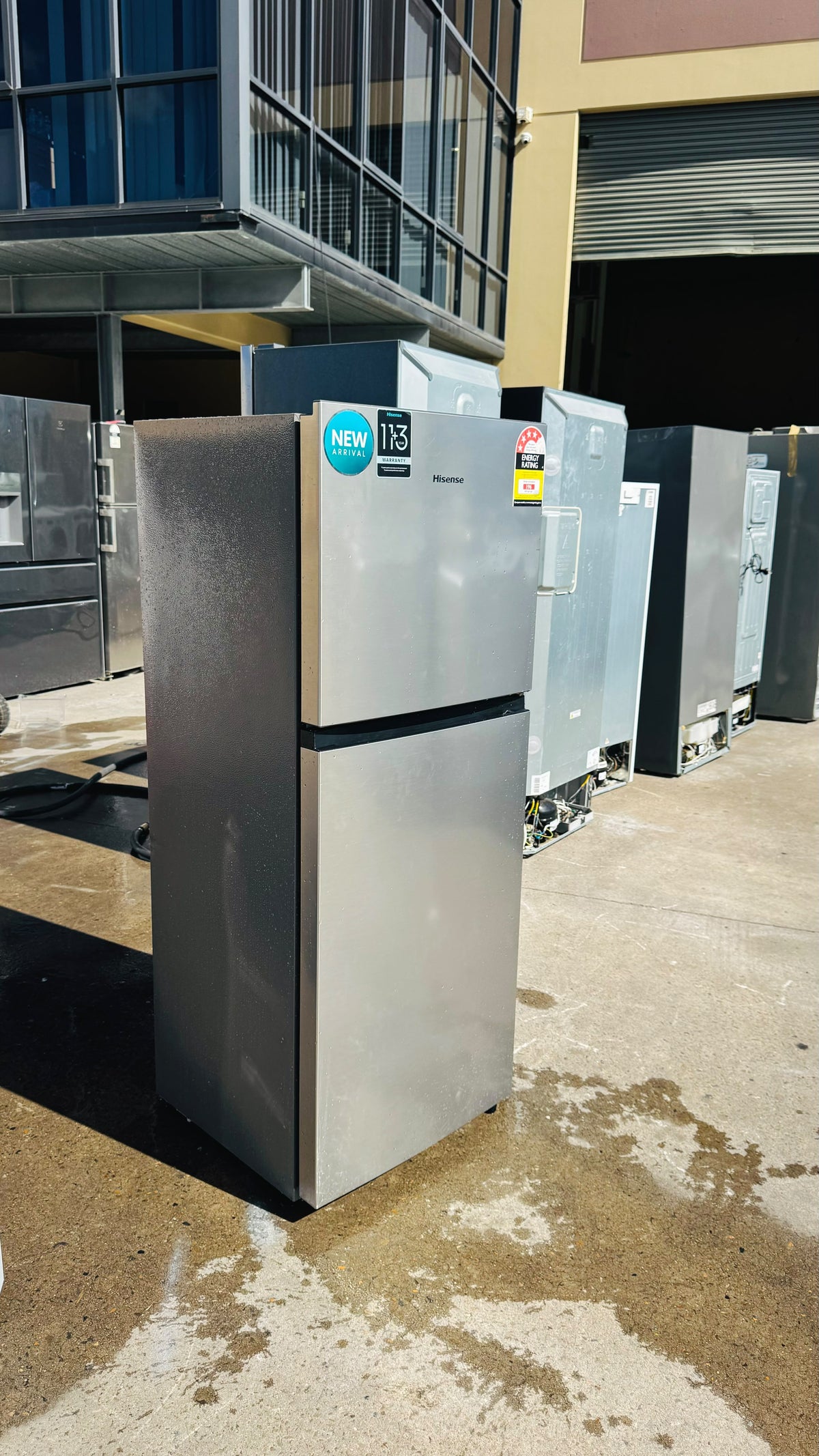 HISENSE 205 LITRES FRIDGE FREEZER