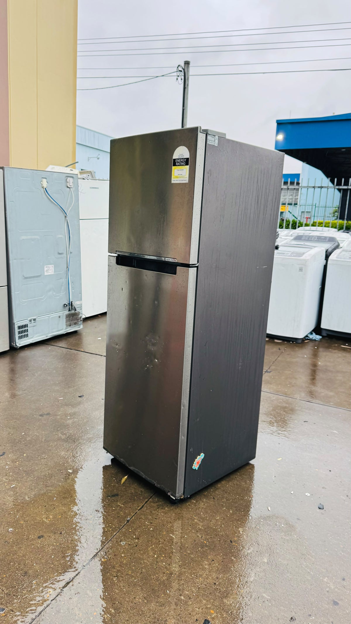 SAMSUNG 341 LITRES FRIDGE FREEZER