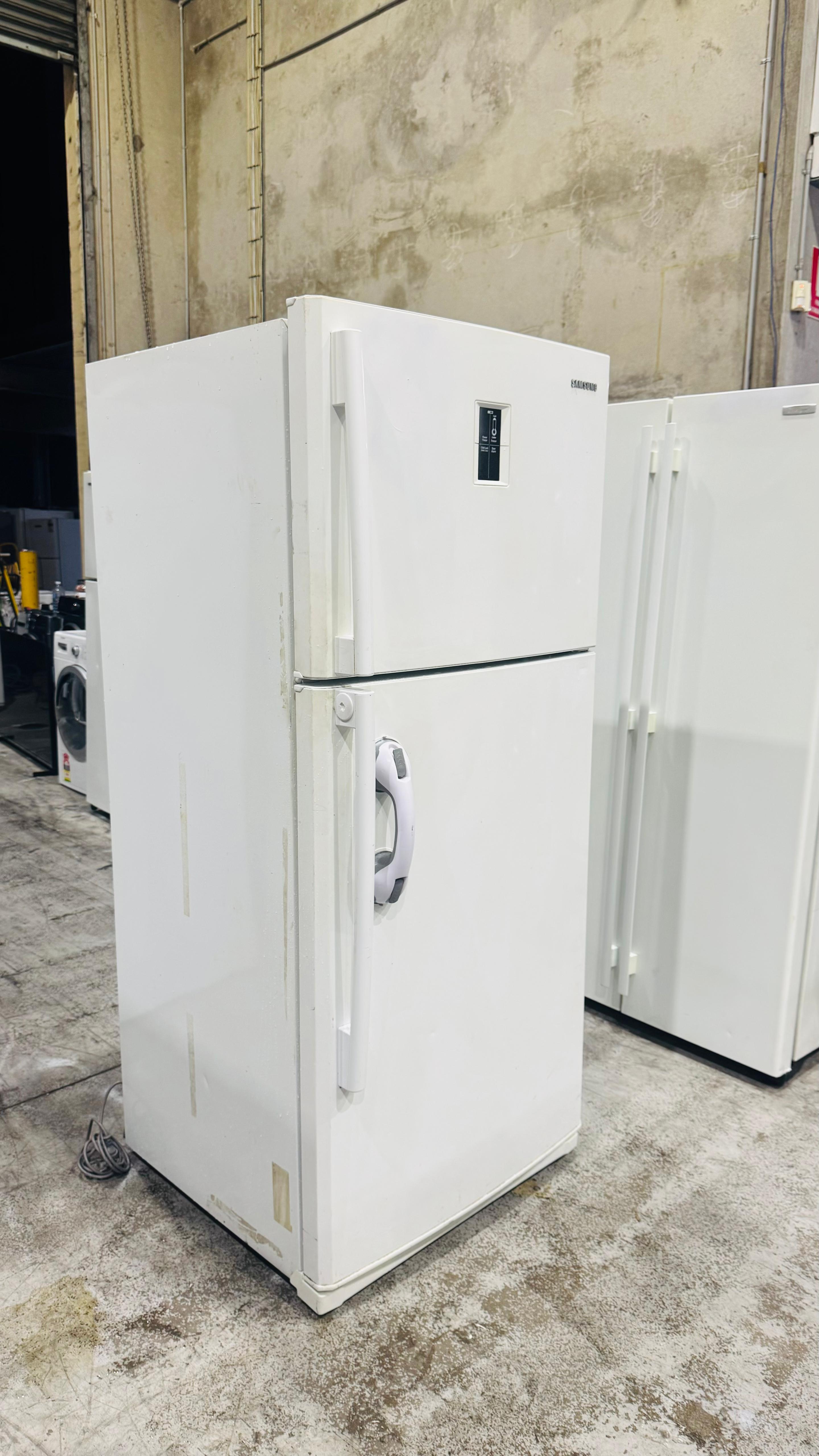 SAMSUNG 512 LITRES FRIDGE FREEZER
