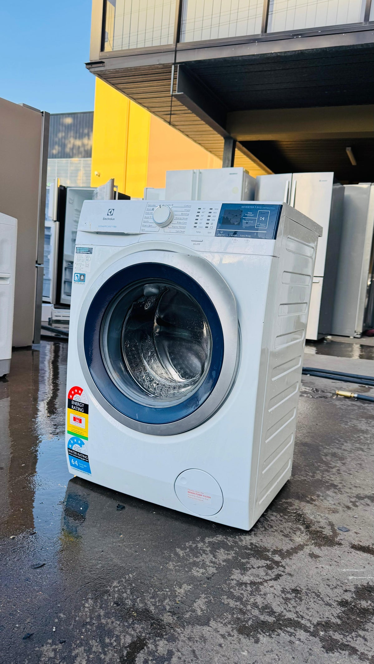 ELECTROLUX 7.5KGS FRONT LOADER WASHING MACHINE