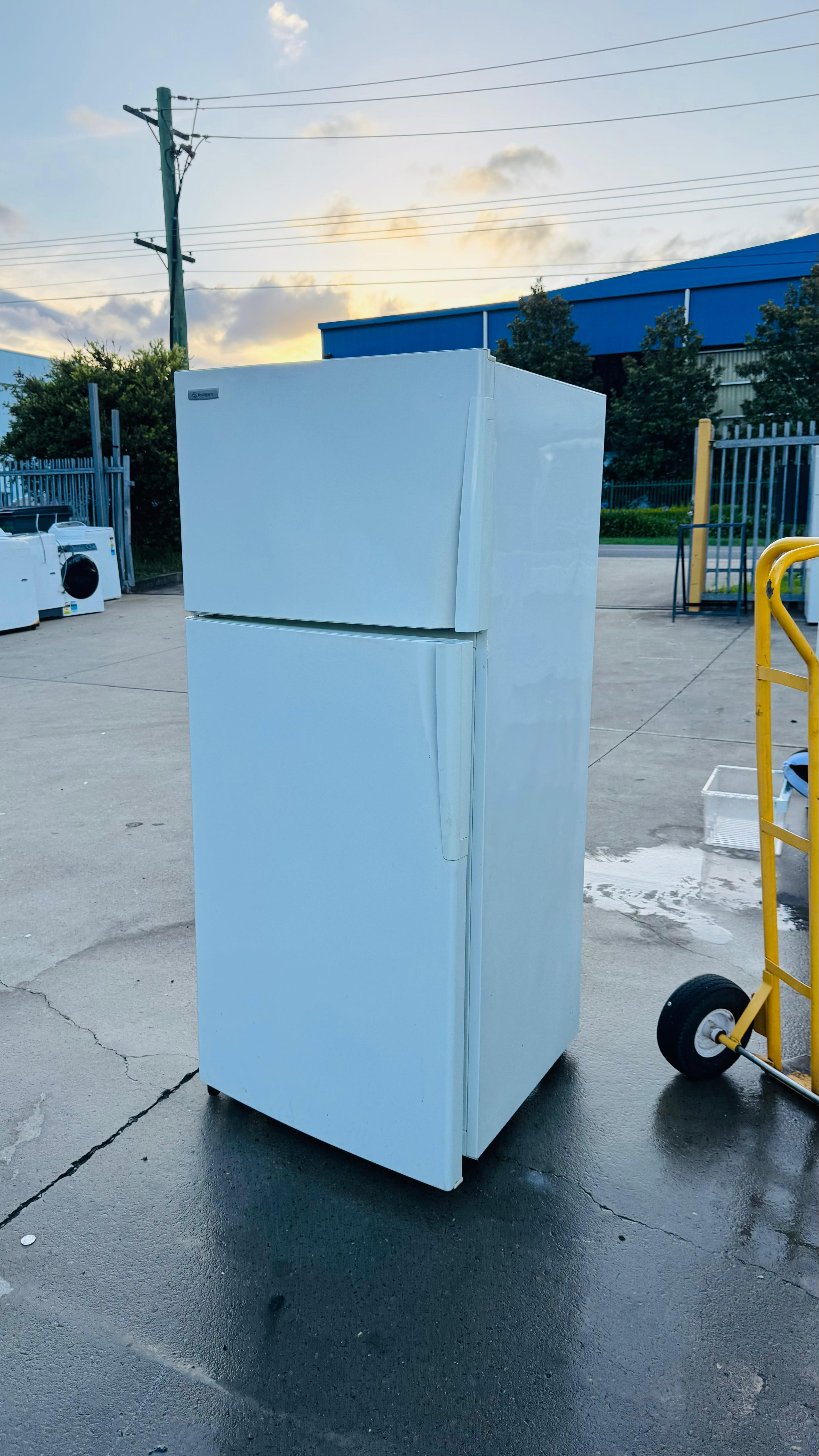 WESTINGHOUSE 420 LITRES FRIDGE FREEZER
